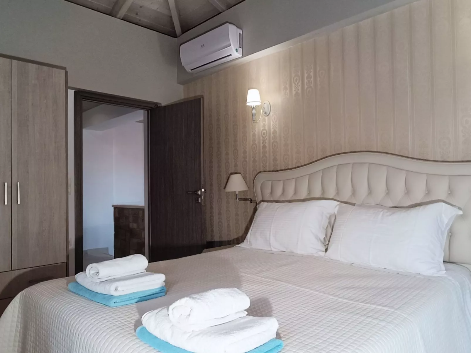 In Mithimna mit Privatem Pool-Binnen