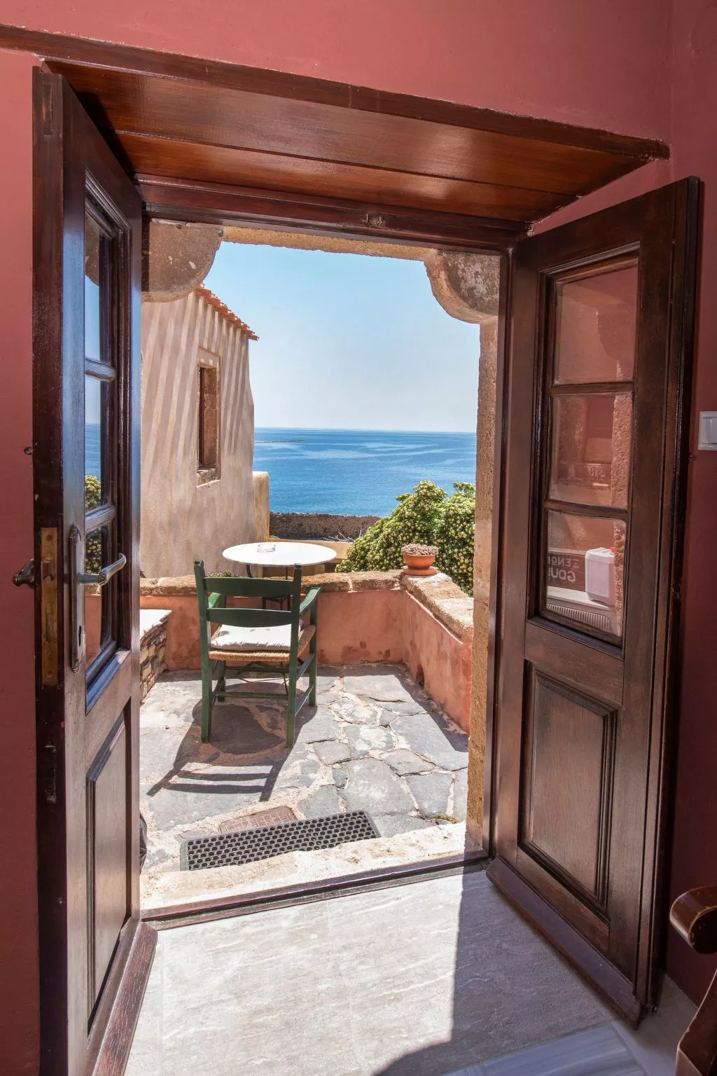 "Goulas" mit Blick auf das Wasser-Buiten