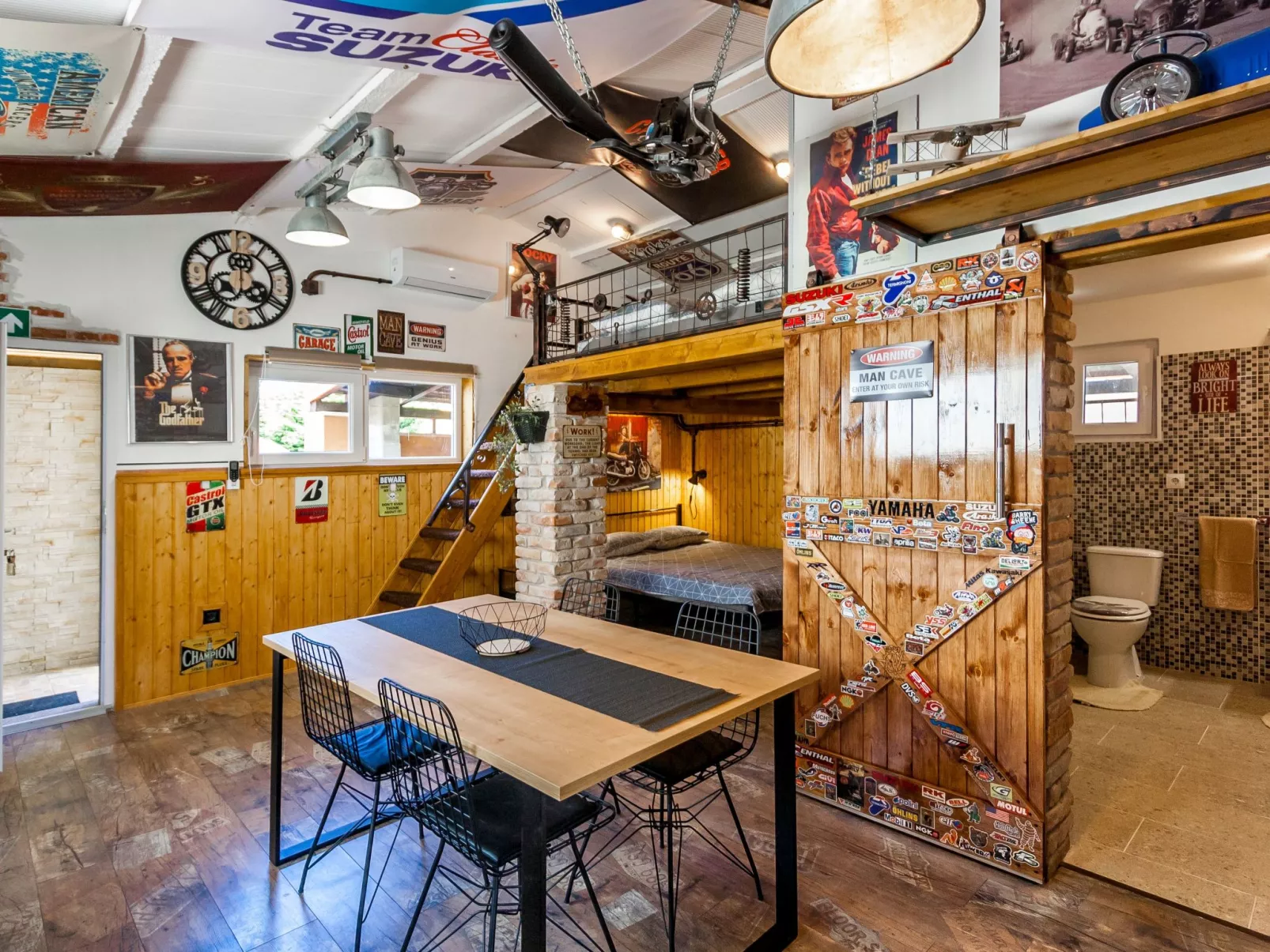 Haus im Industriestil Eni mit privatem Parkplatz