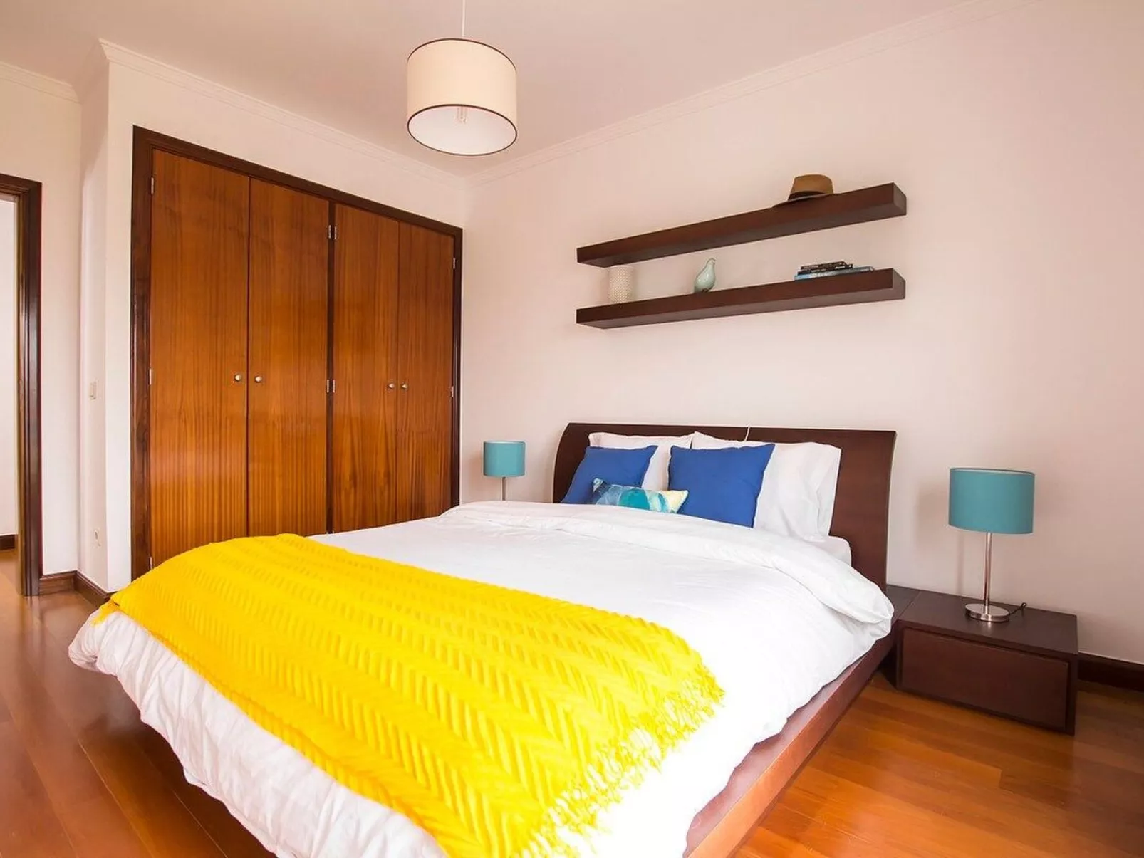 Turmhaus mit freier Garage