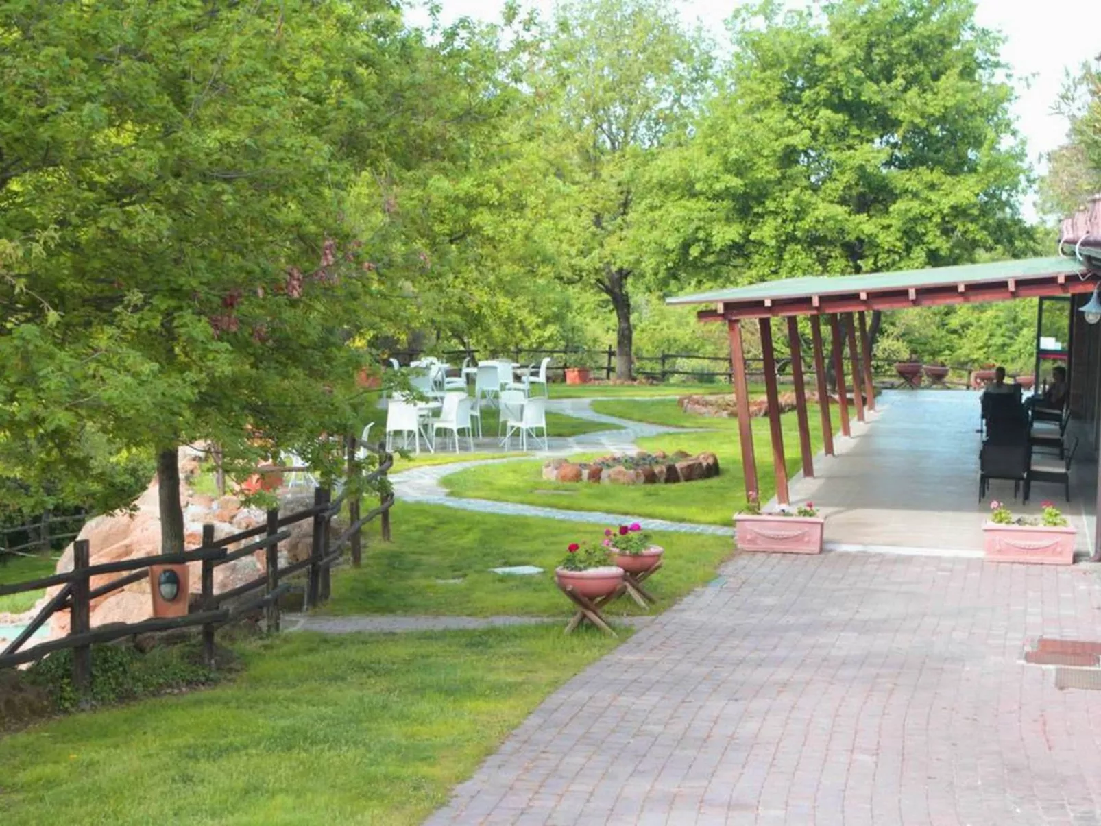 Unterkunft in Residenz mit Spa, Schwimmbad, Wi-Fi-Buiten