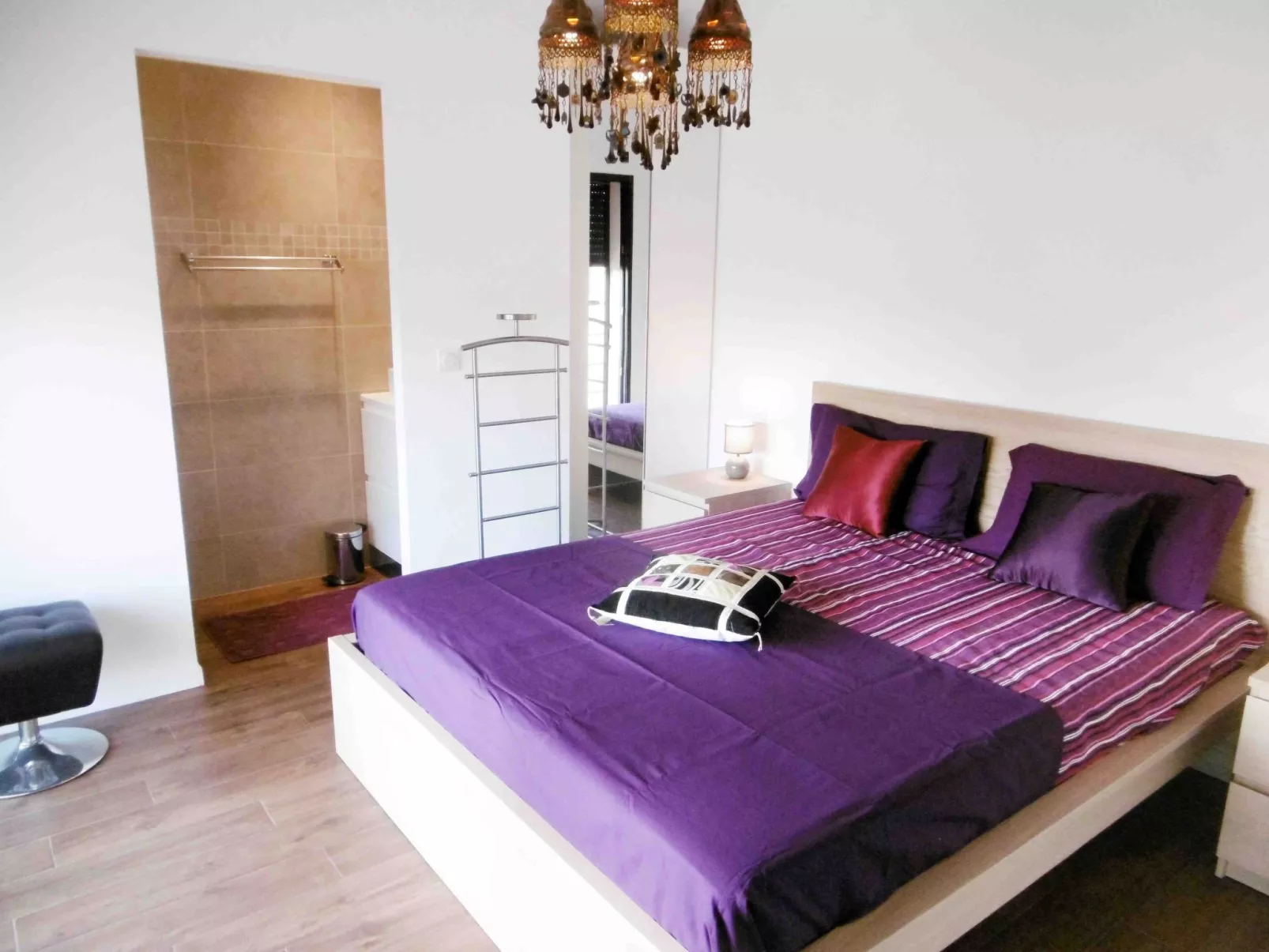 Appartement mit Infinity-Pool-Binnen