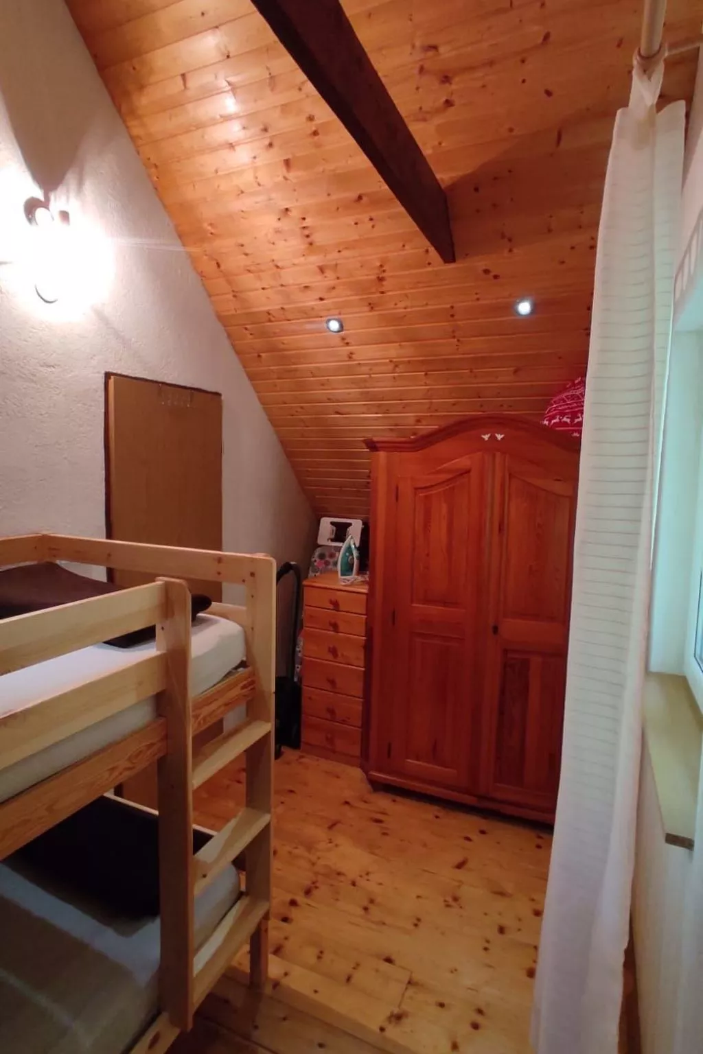 Idyllic holiday home-Binnen