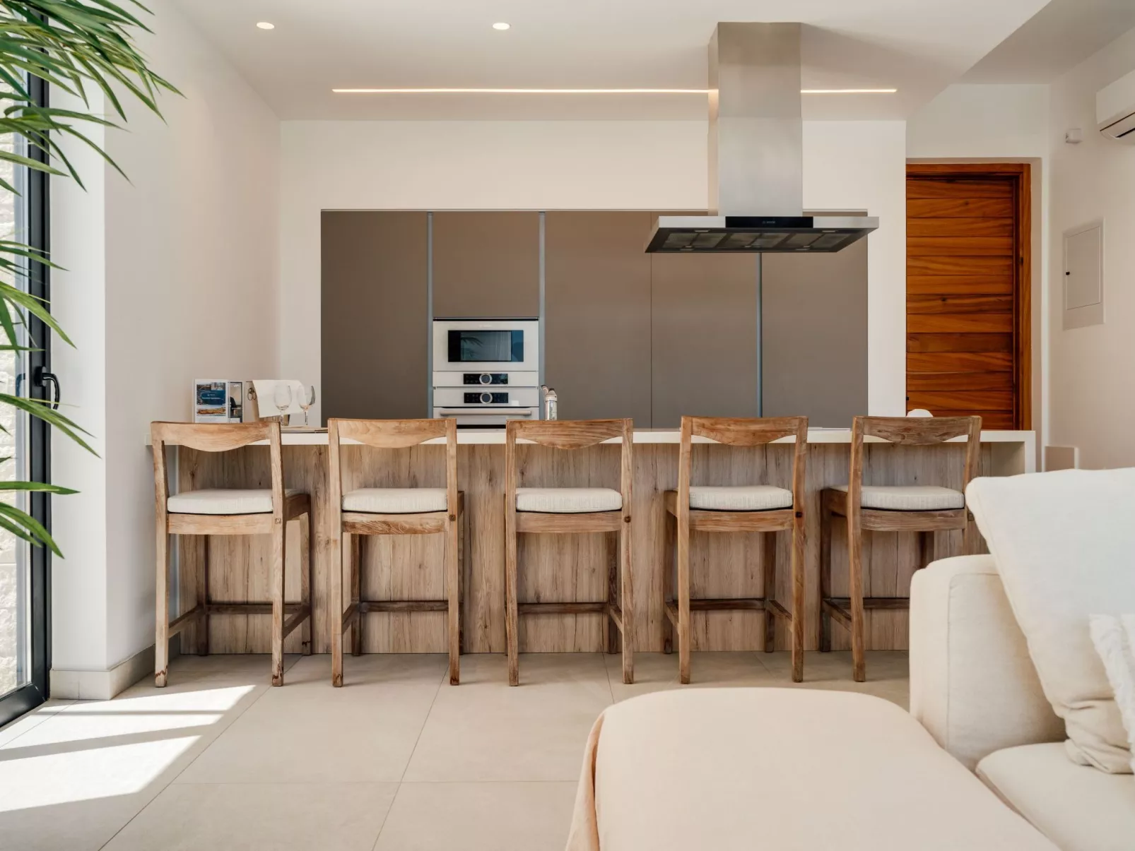 "Hercules 41" mit privatem Parkplatz