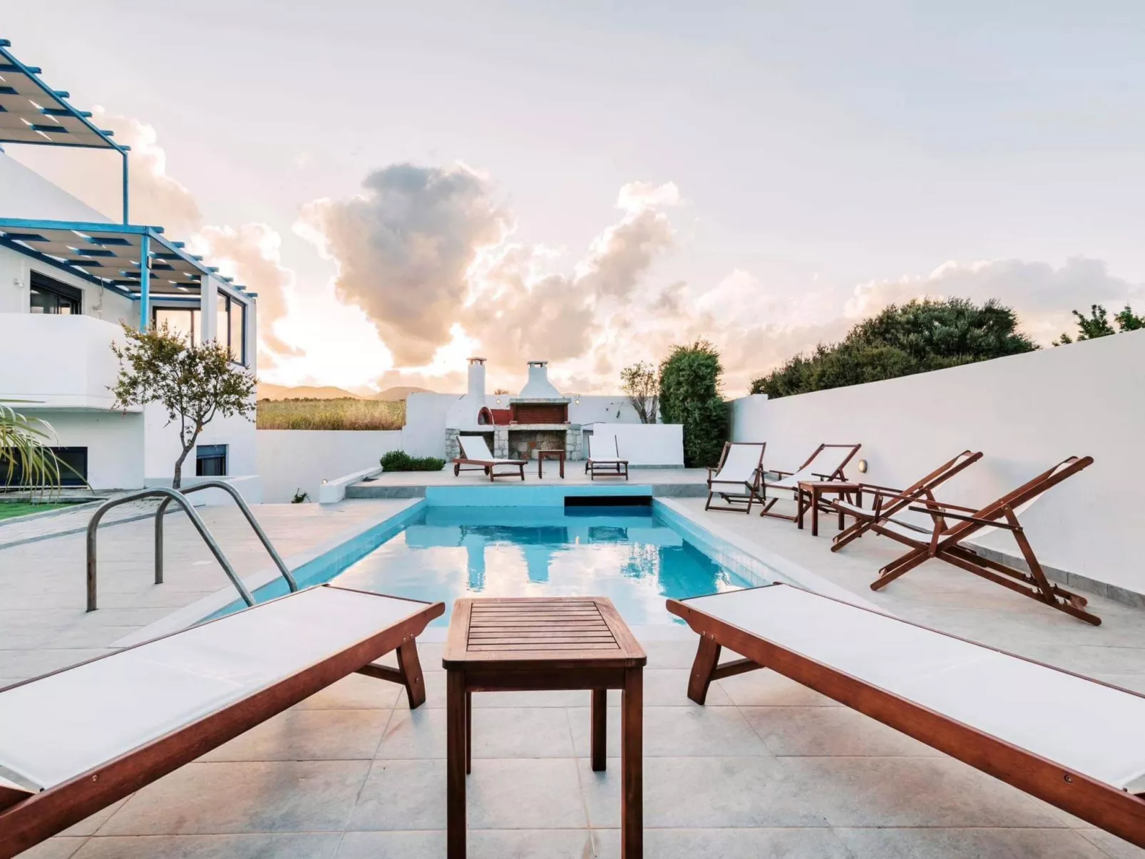 Wunderschöne Villa Infinity Blue-Buiten