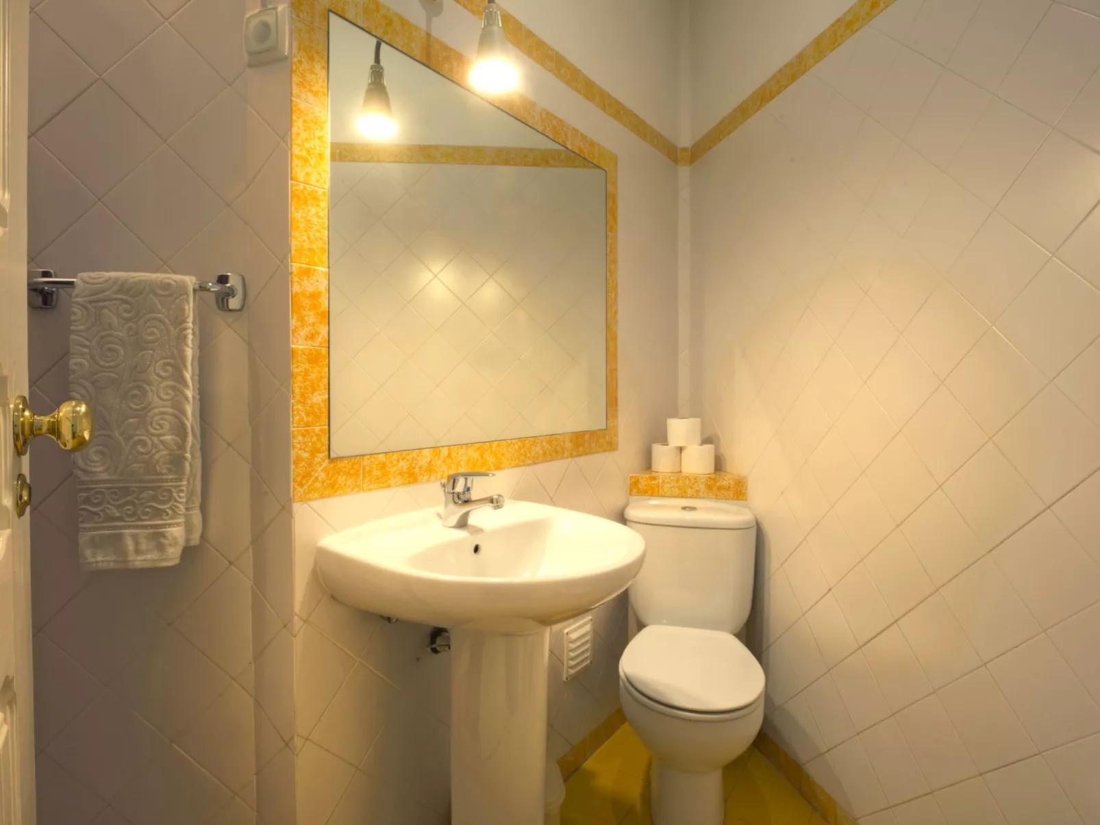 Studio für 19 Personen und 1 Kind in Lissabon-Image-tags.info