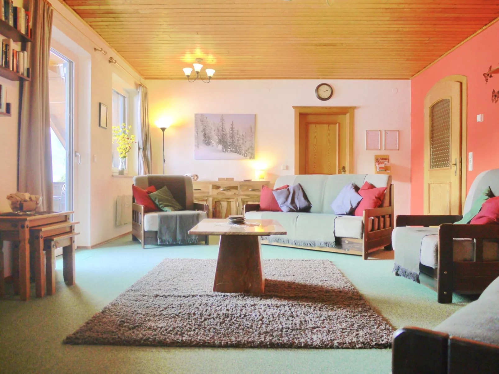 Wohl eingerichtete Wohnung mit eigenem Balkon-Binnen