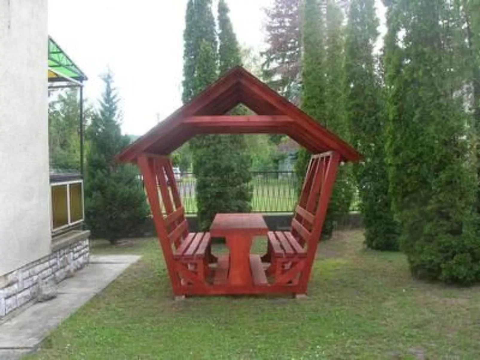 Schönes Ferienhaus in Fonyód mit Grill und Garten-Buiten