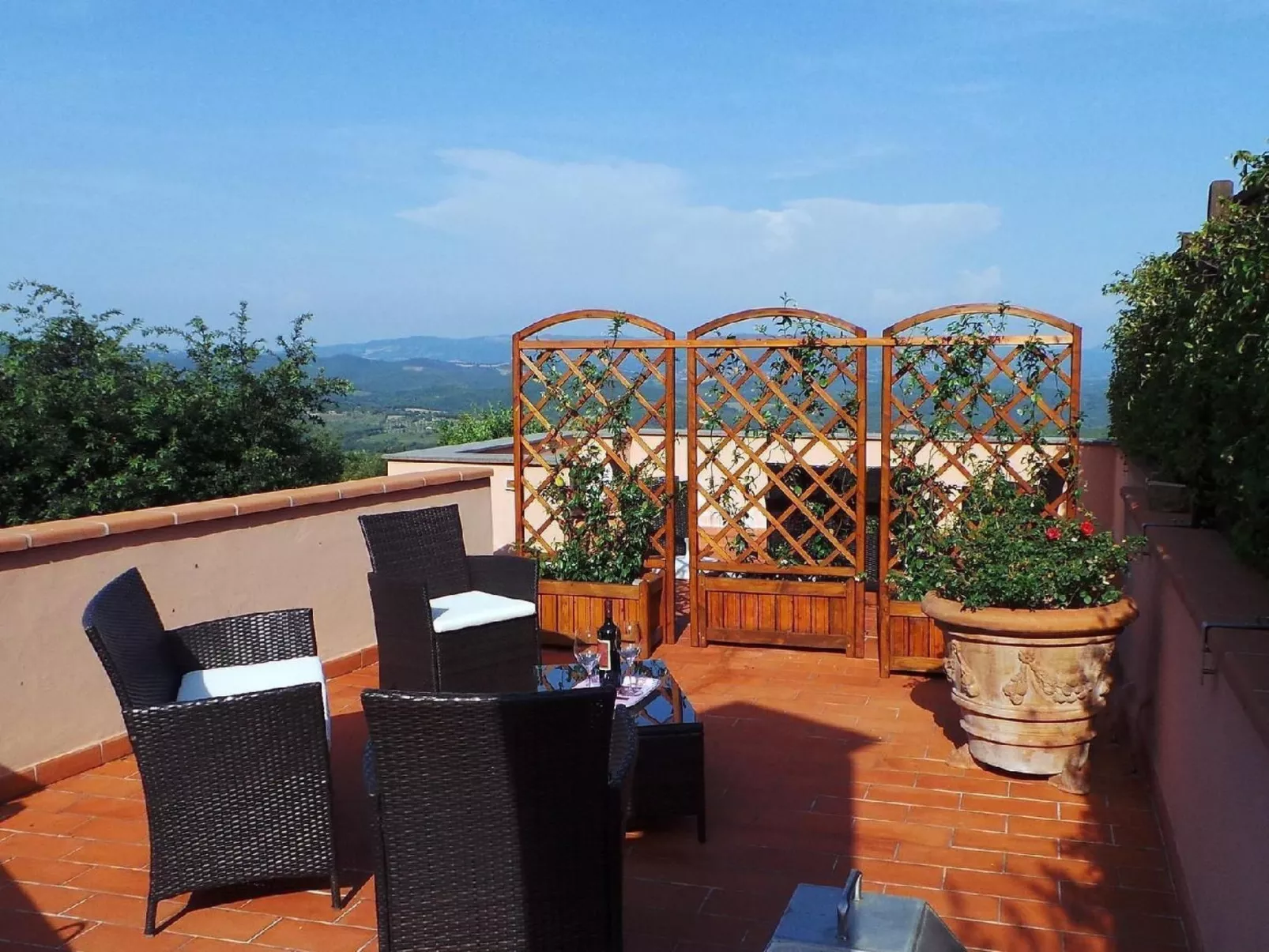 Komfortable und entspannende Wohnung-Buiten