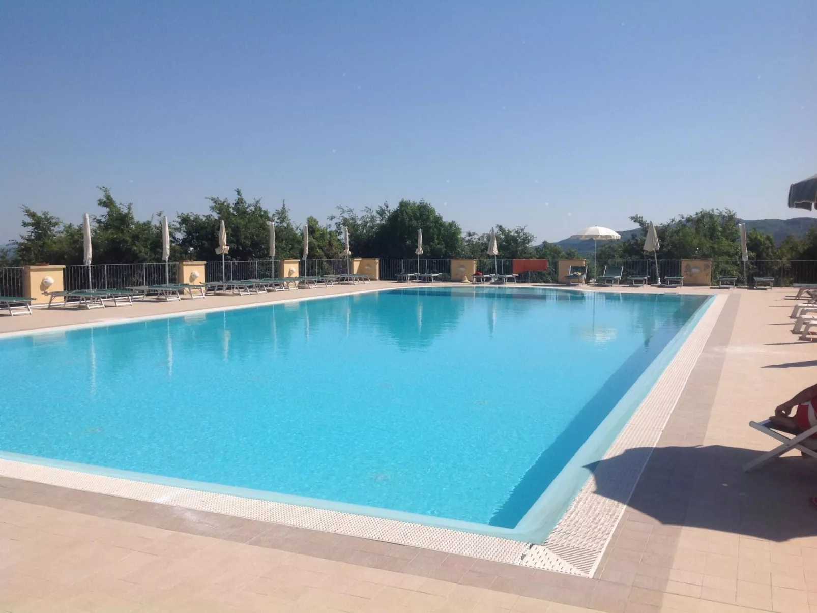 Wohnung 'Eichhörnchen' mit Schwimmbad-Buiten