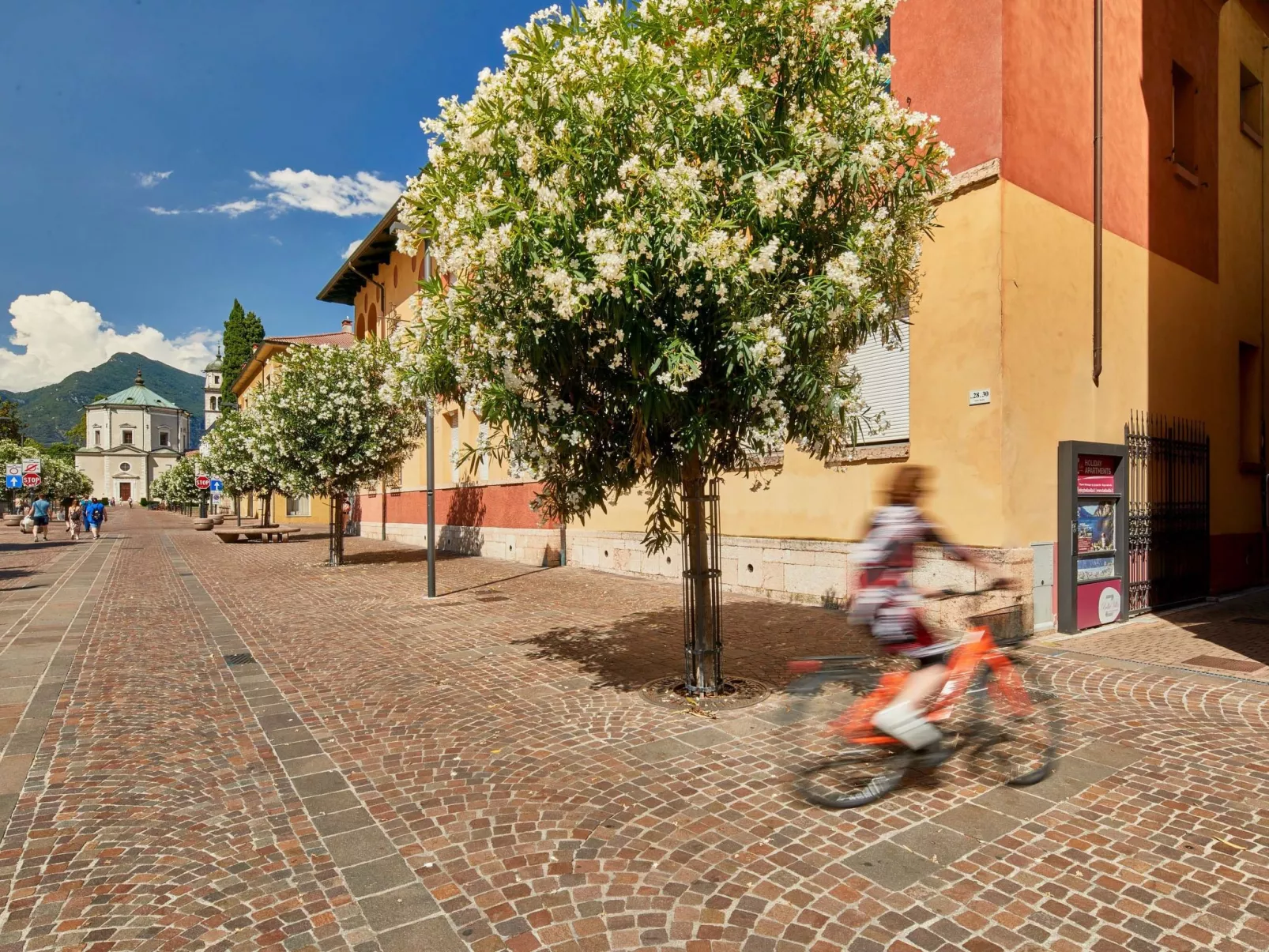 Freistehende Villa mit großem Innenhof BV7-Buiten