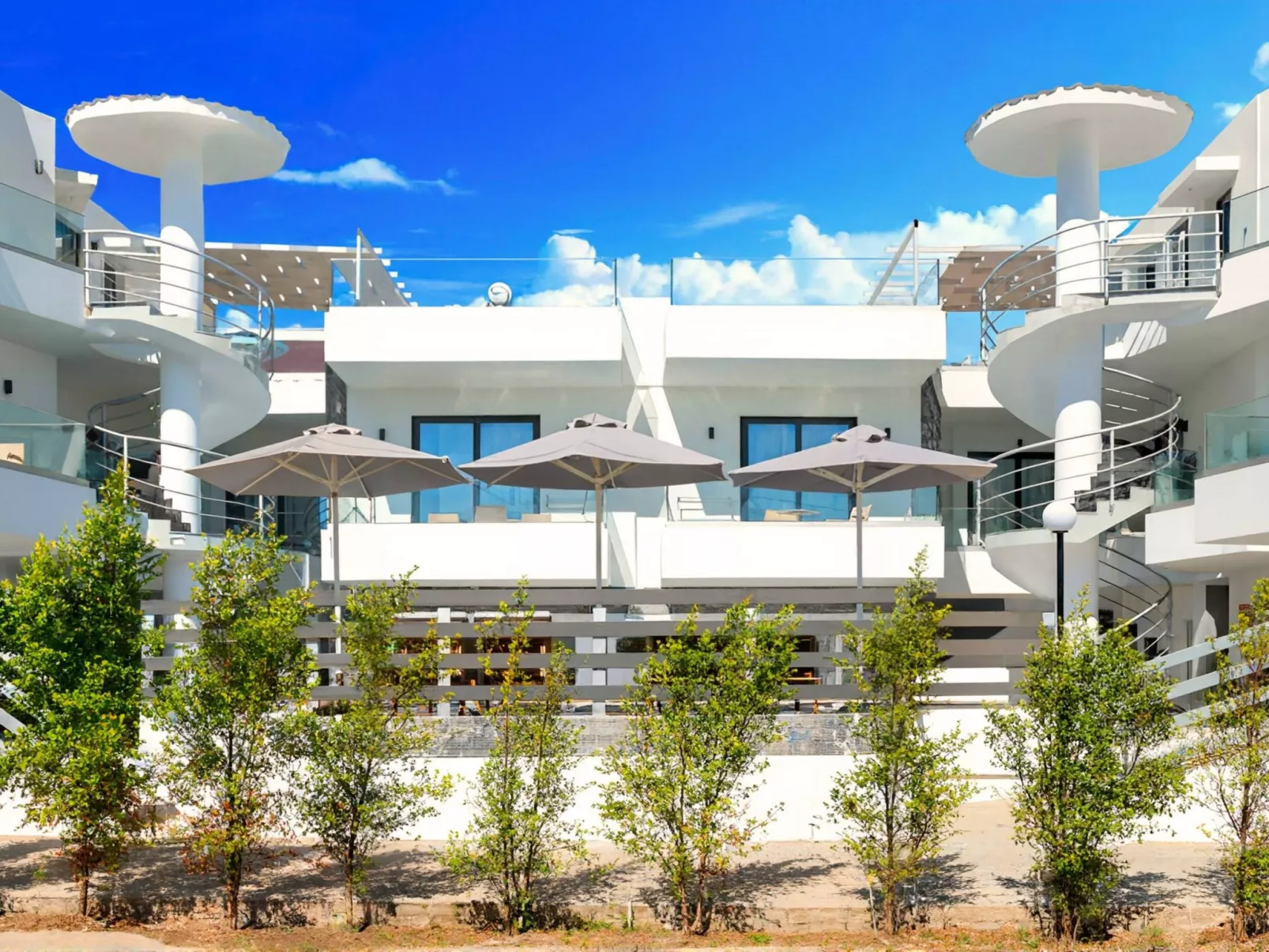 Pnoe Beachside Suite