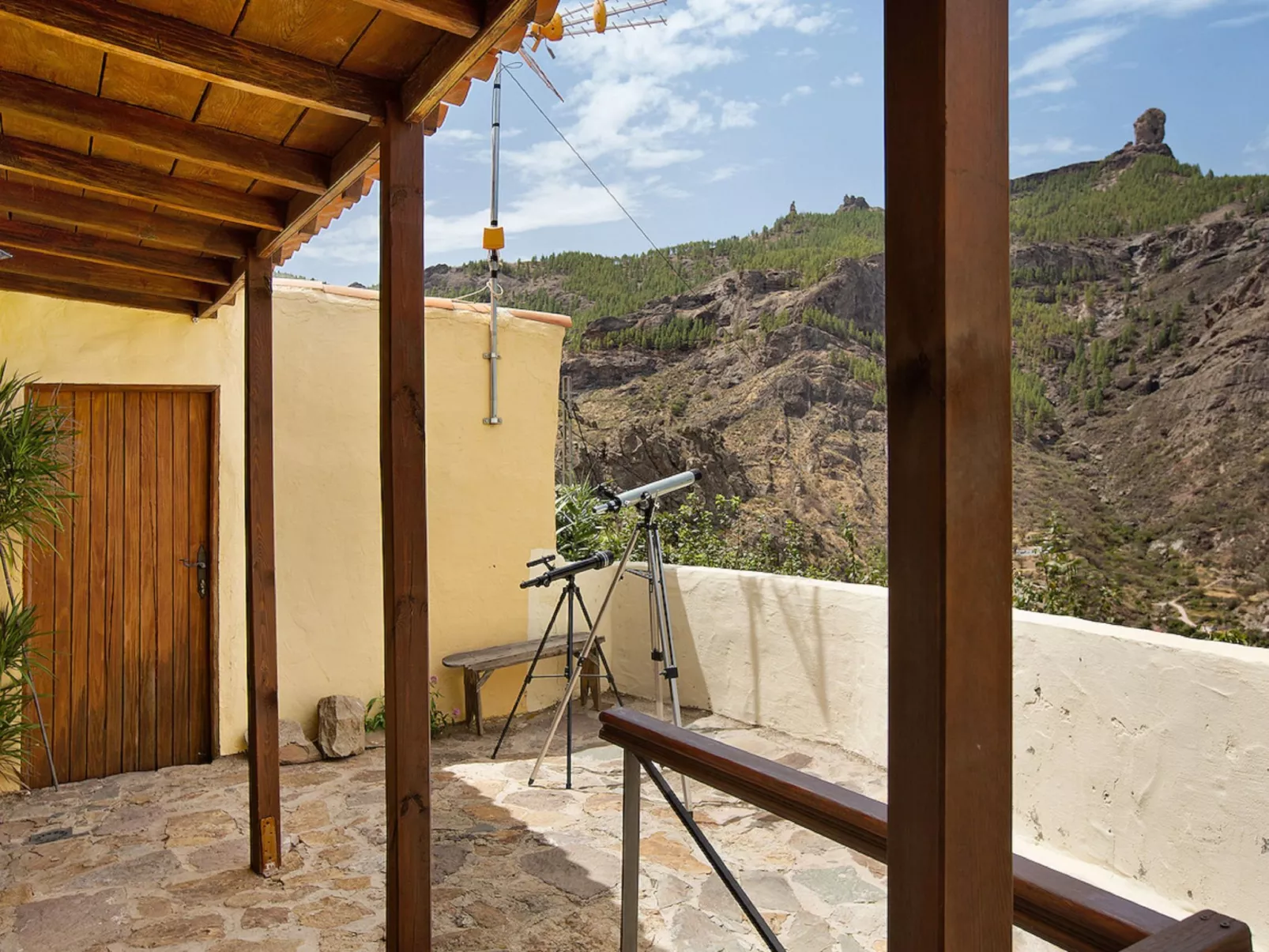 250 Jahre altes Steinhaus mit zwei Terrassen inmitten einer wunderbaren Naturla