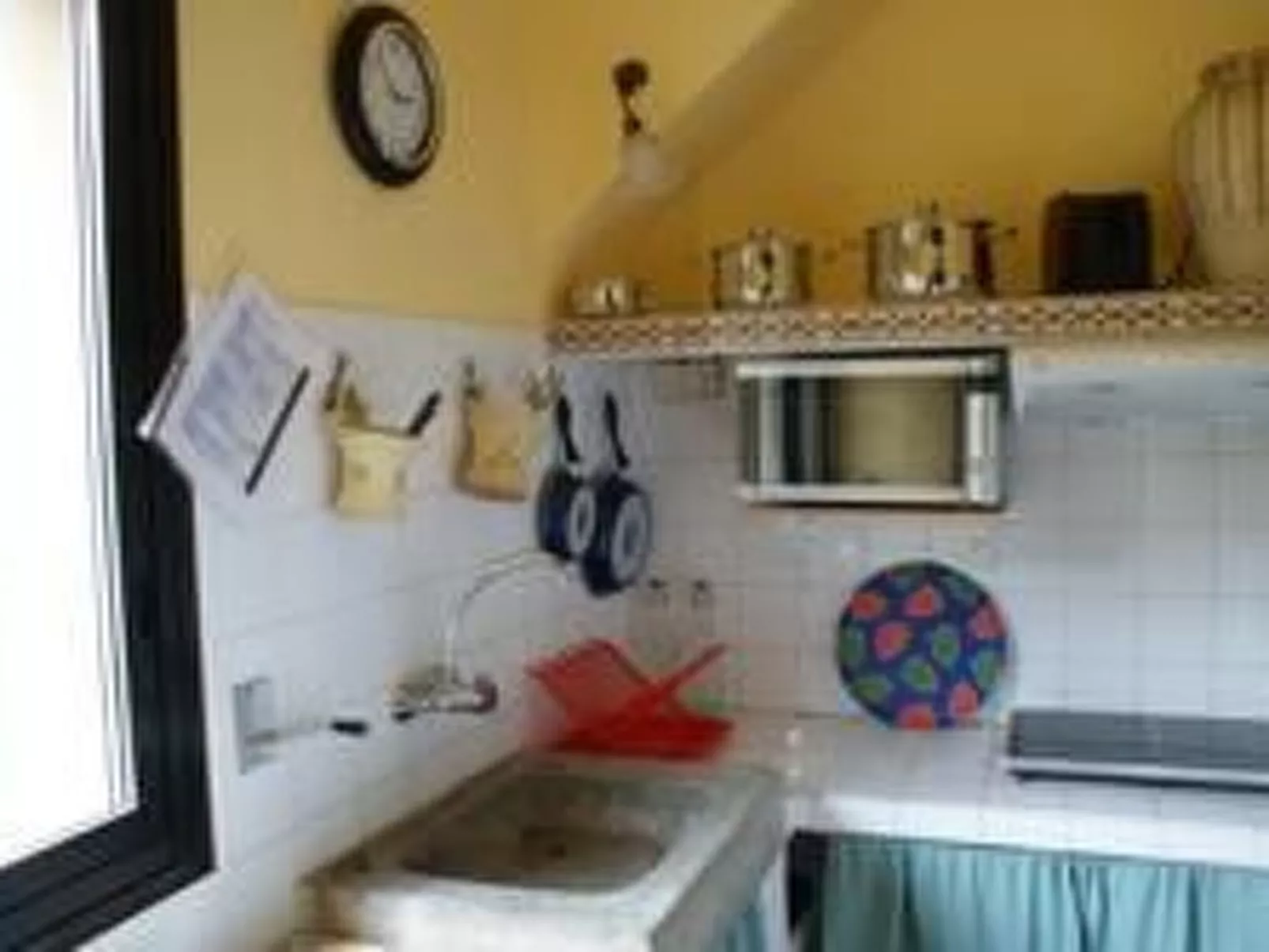 Kleiner Bungalow mit zwei Schlafzimmern.-Image-tags.info