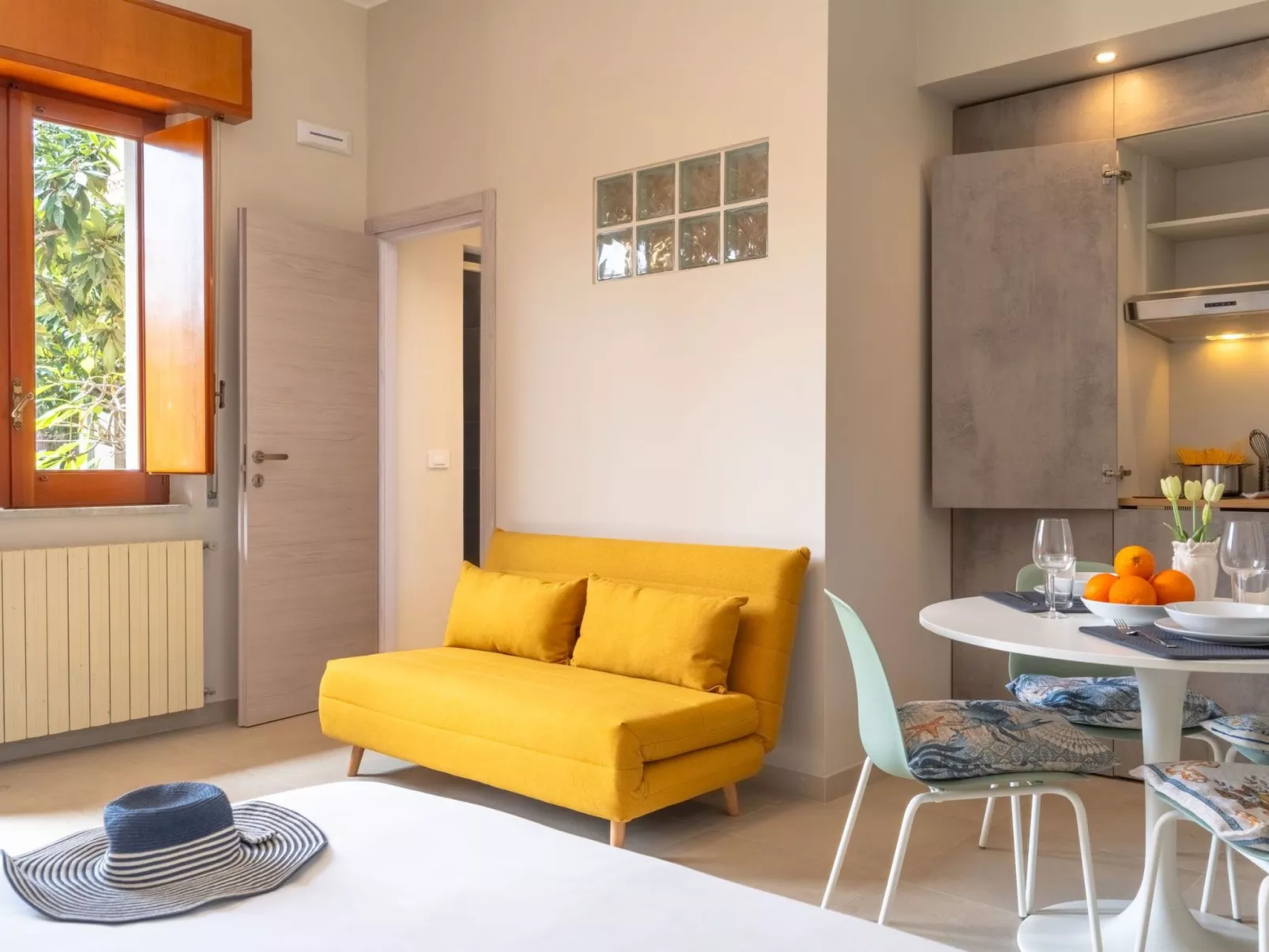 Die Orange und der Goldfisch