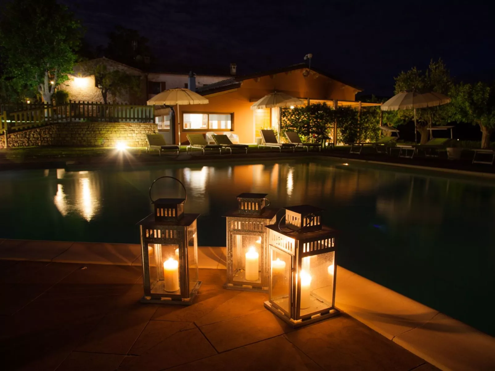 Wohnung mit Privatparkplatz-Buiten