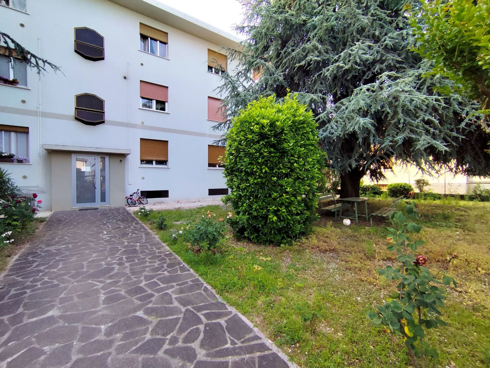 Komfort auf der Bergseite bei Holiday World-Buiten