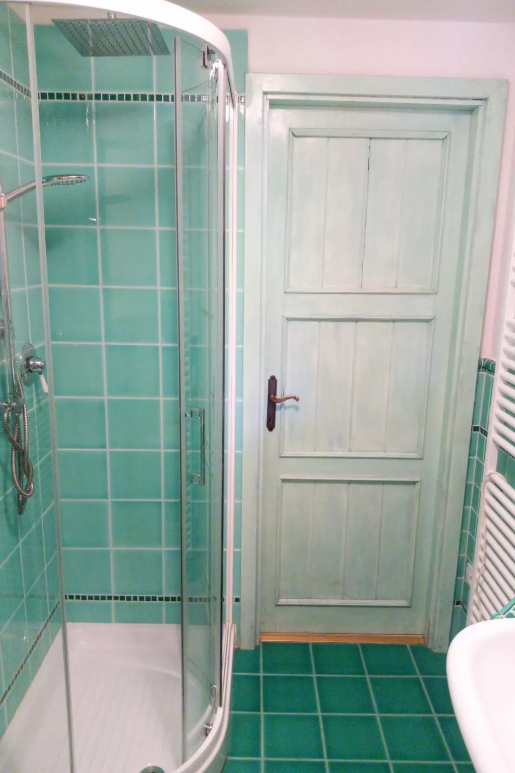 Große Drei-Zimmer-Wohnung am Golf von Marinella-Binnen