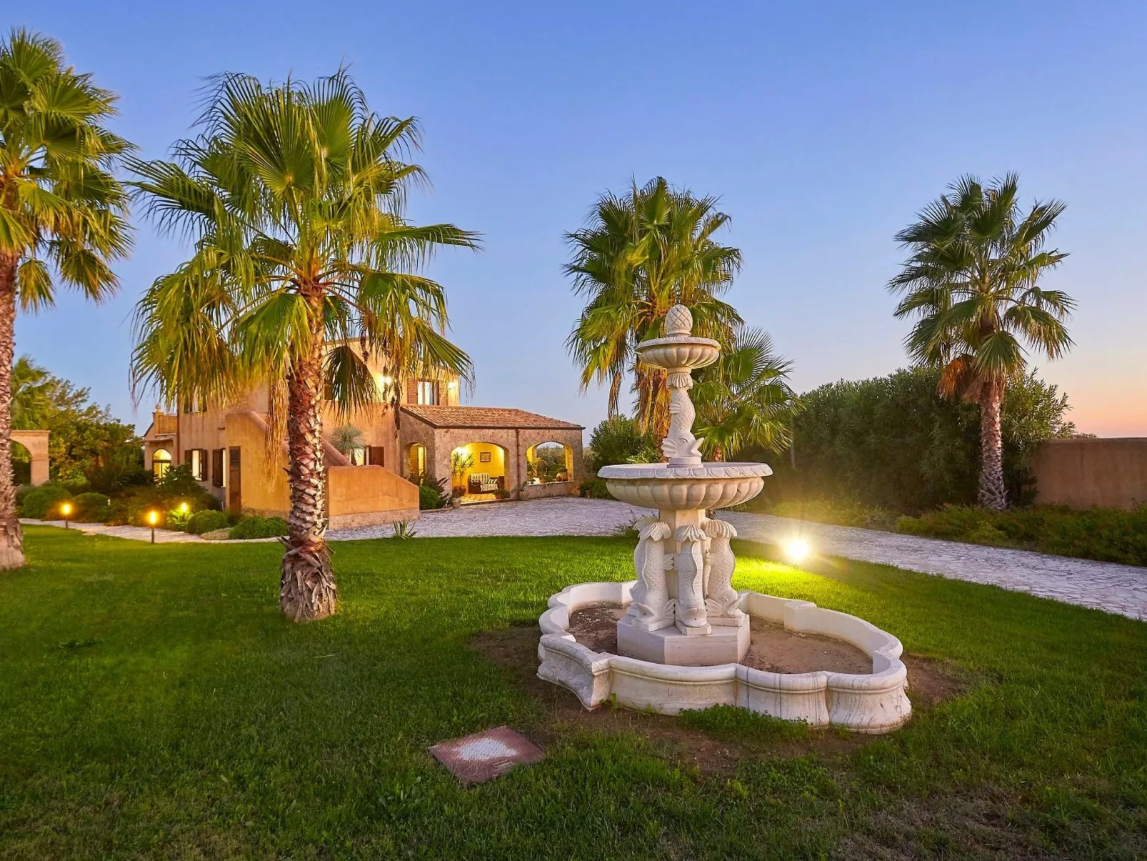 In Castelvetrano mit Gepflegtem Garten-Image-tags.info