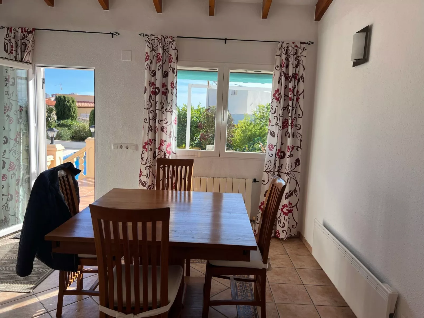 Schicker Bungalow in extrem ruhiger Lage und doch zentral gelegen-Binnen