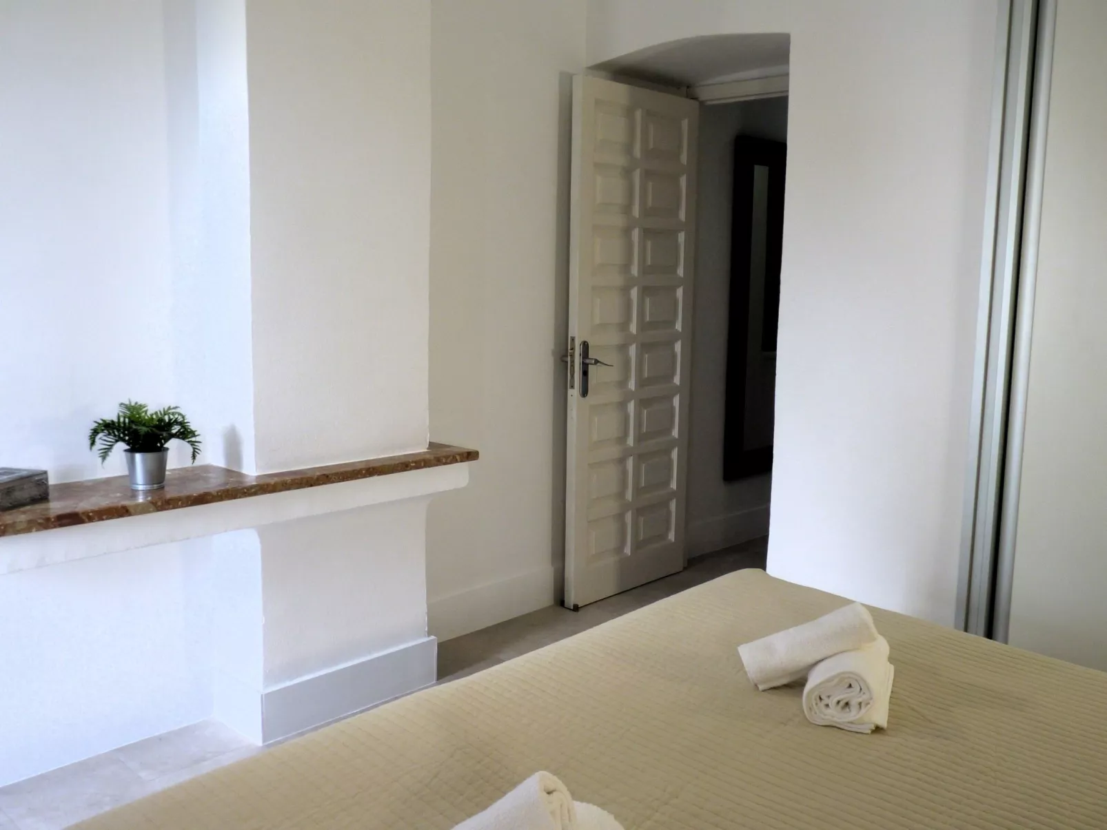 Drean on the Beach, erste Linie am Meer -Garten-Binnen