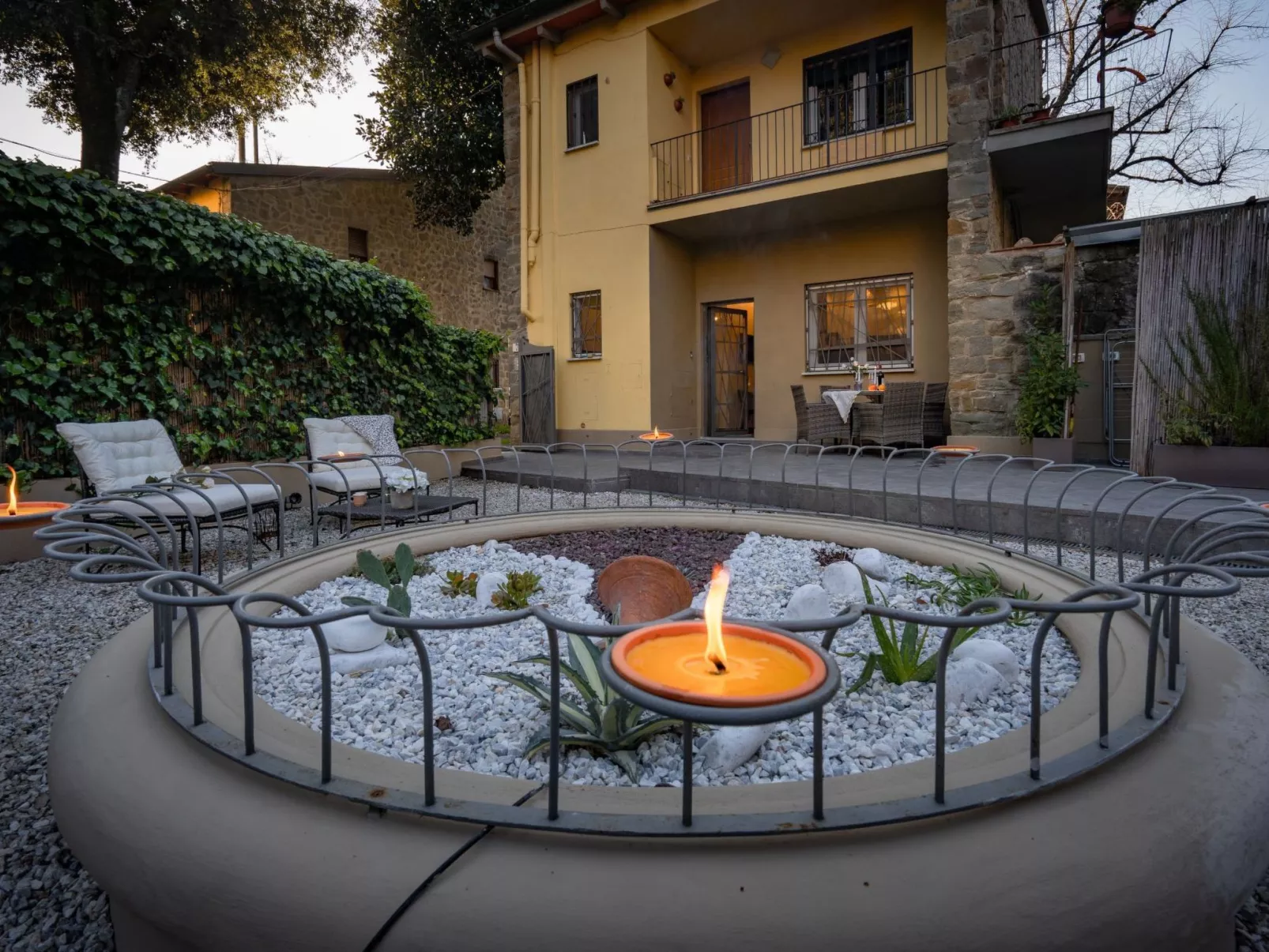 Garten' Ferienwohnung mit privatem Garten-Buiten