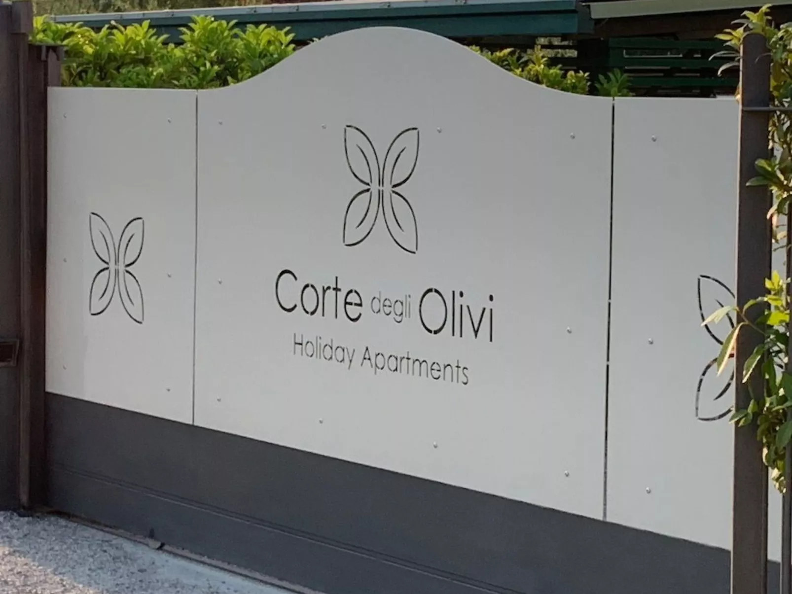 Calla' Wohnung mit Schwimmbad-Buiten