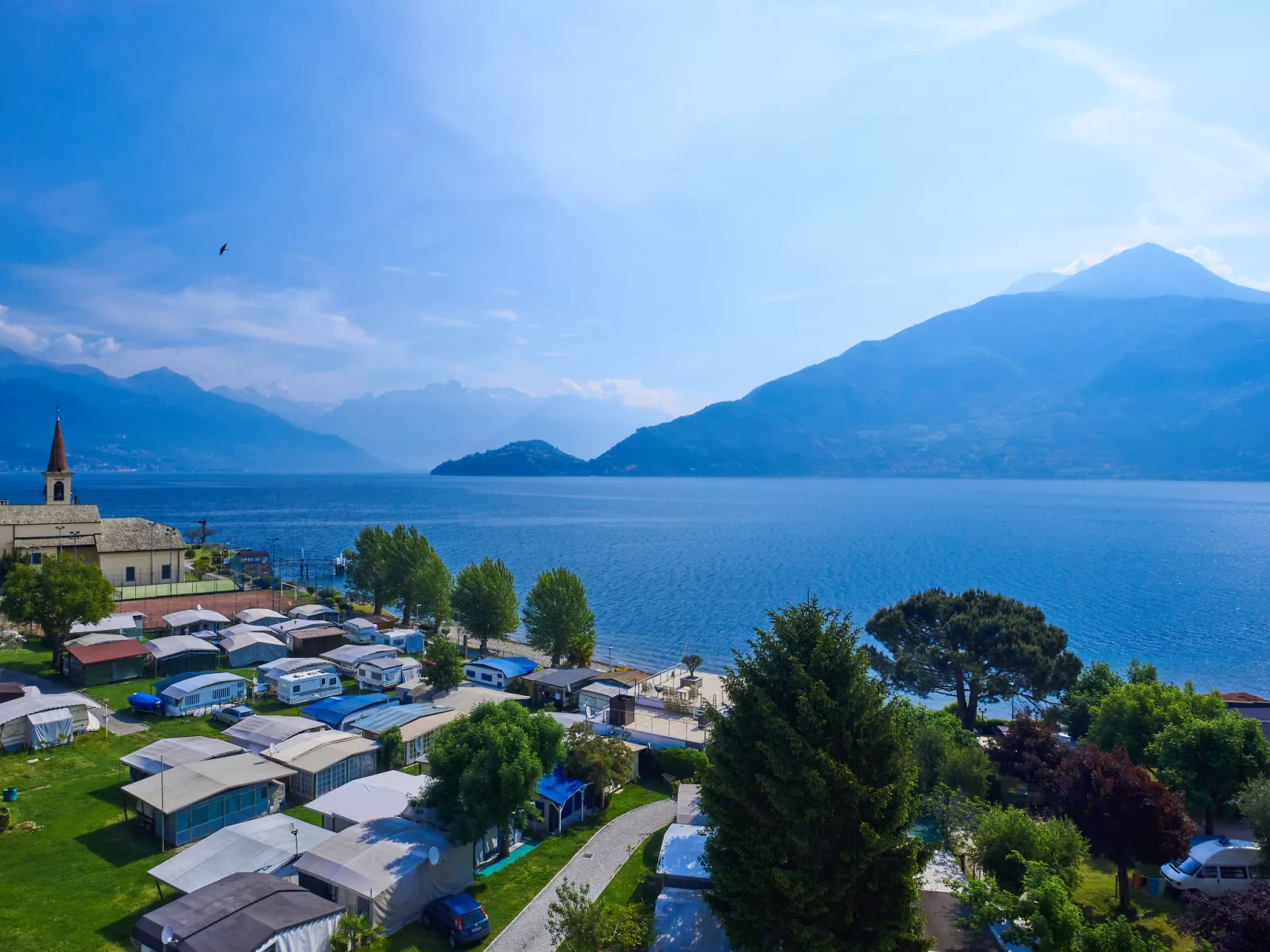 Wohnung Annetta mit Sicht auf See und Berge 75 m²