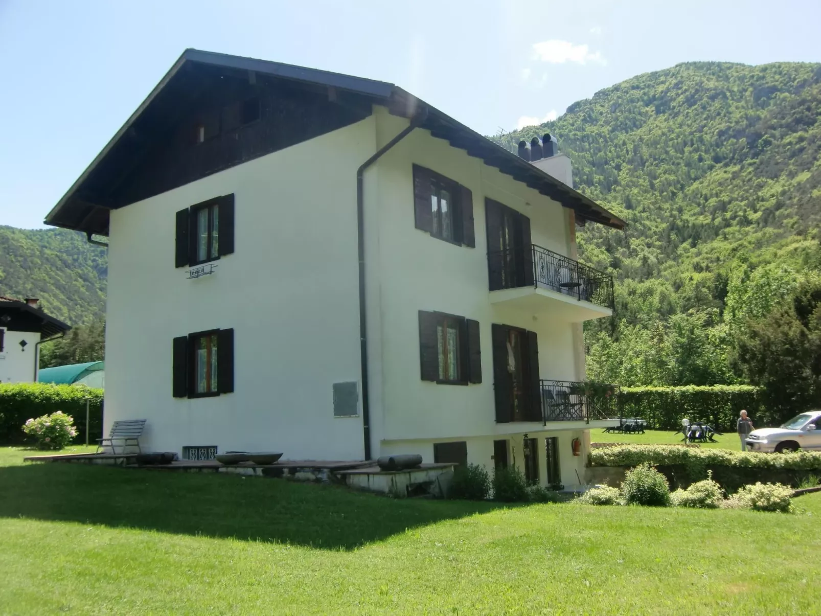 Sehr geräumige Wohnung inmitten der Natur