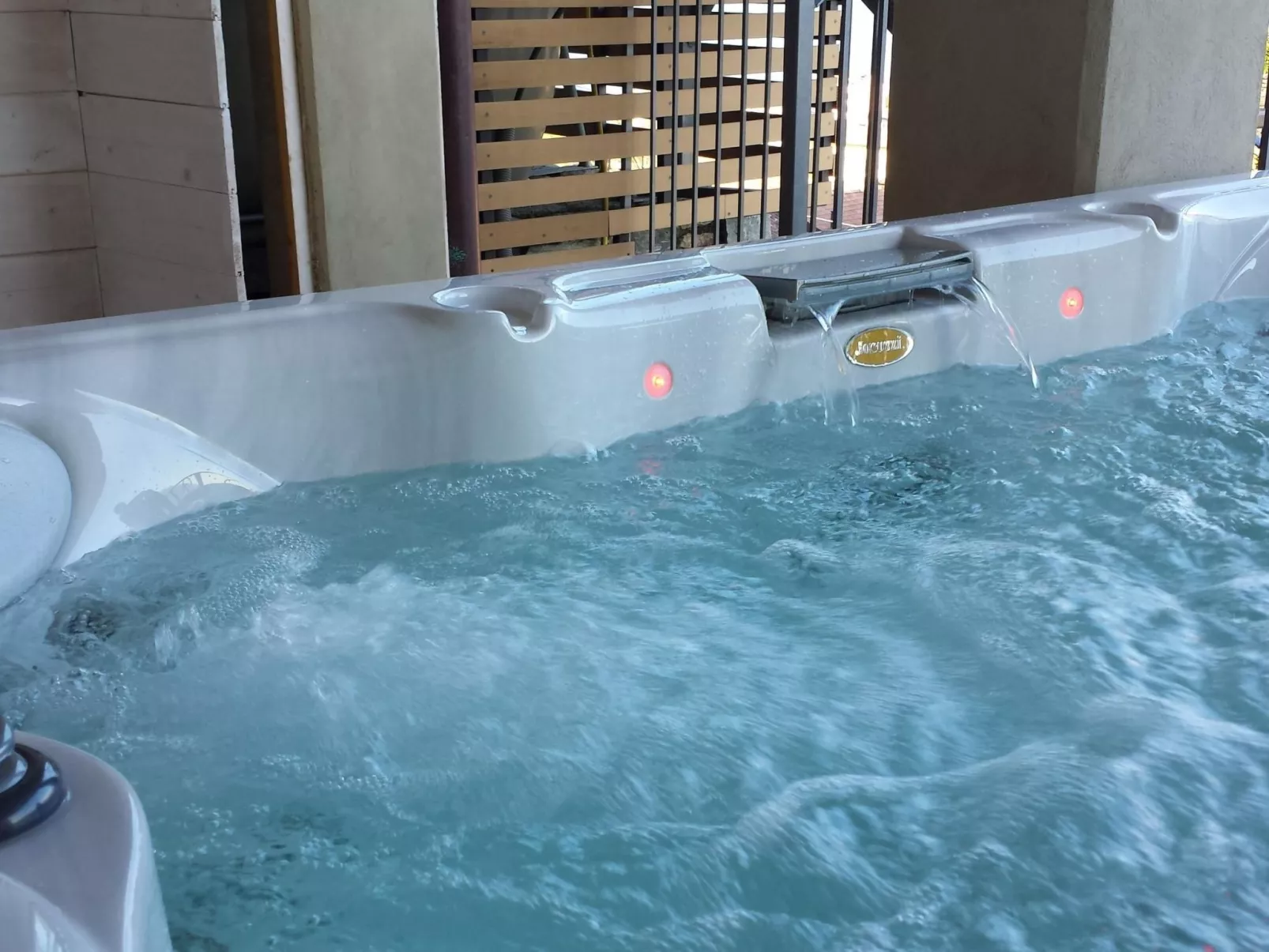 Ferienvilla 'Perla del Lago' mit privatem Pool-Image-tags.info