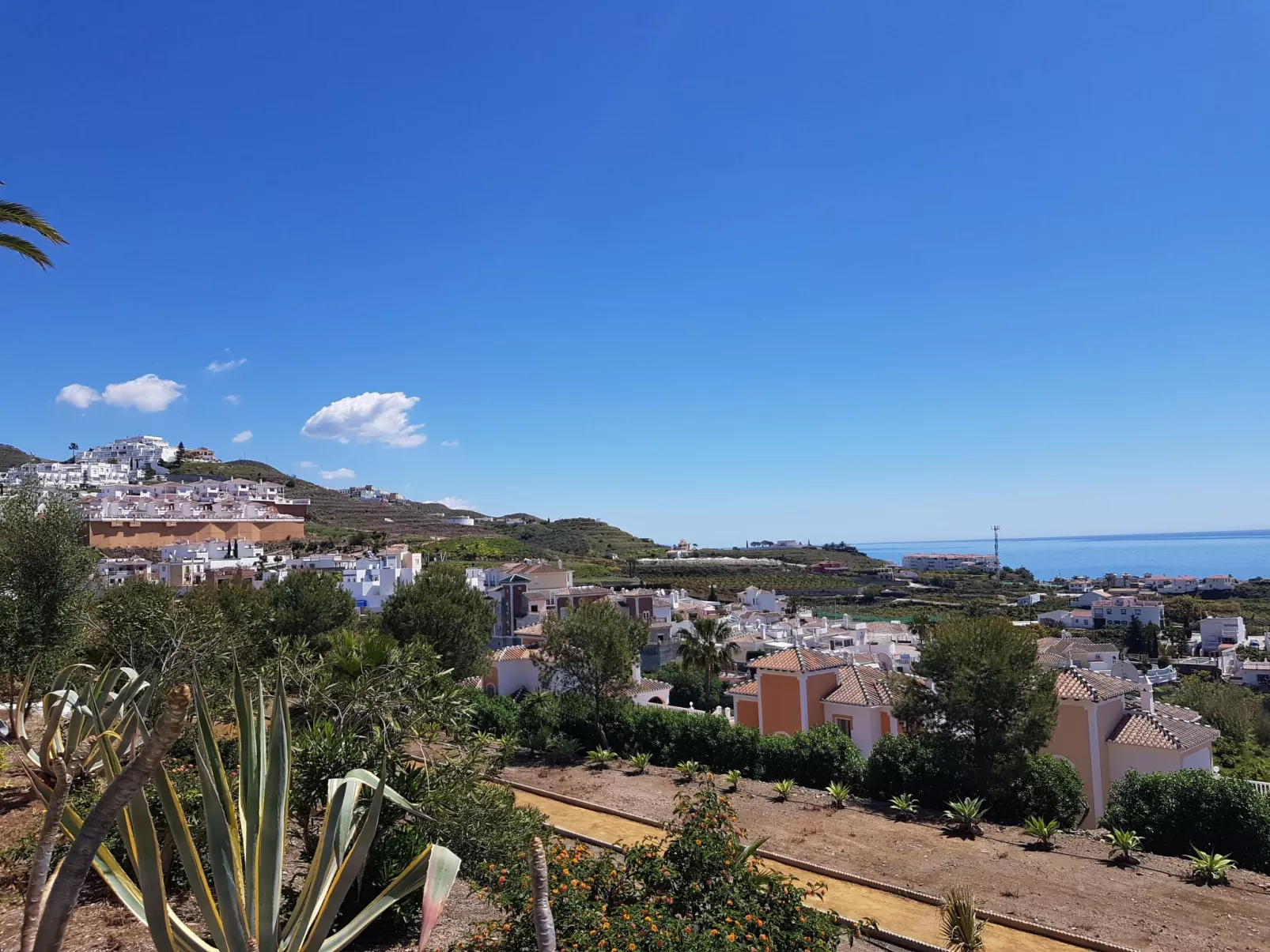 Gemütliche Wohnung in Torrox mit gemeinsamem Pool-Buiten