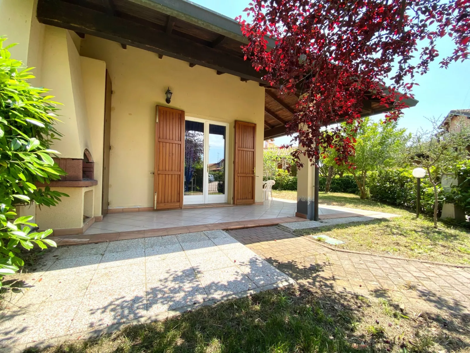 Elegantes Haupthaus, großer Garten, 2 Klima