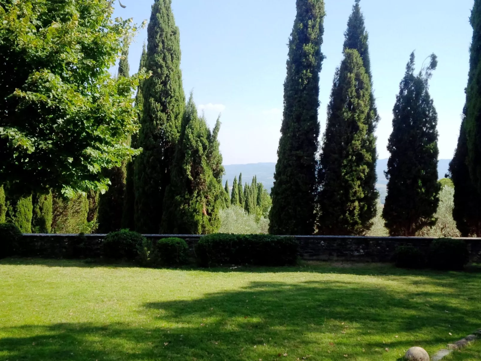 Anwesen mit Terrasse-Image-tags.info