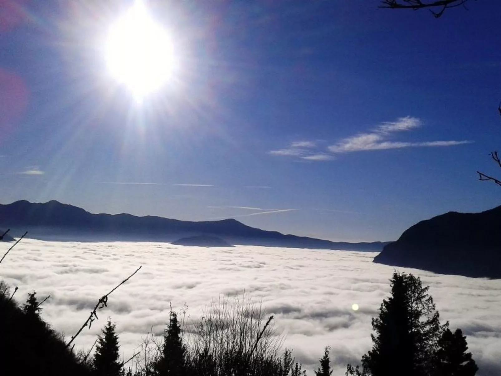 In Panoramalage in Solto Collina-Buiten