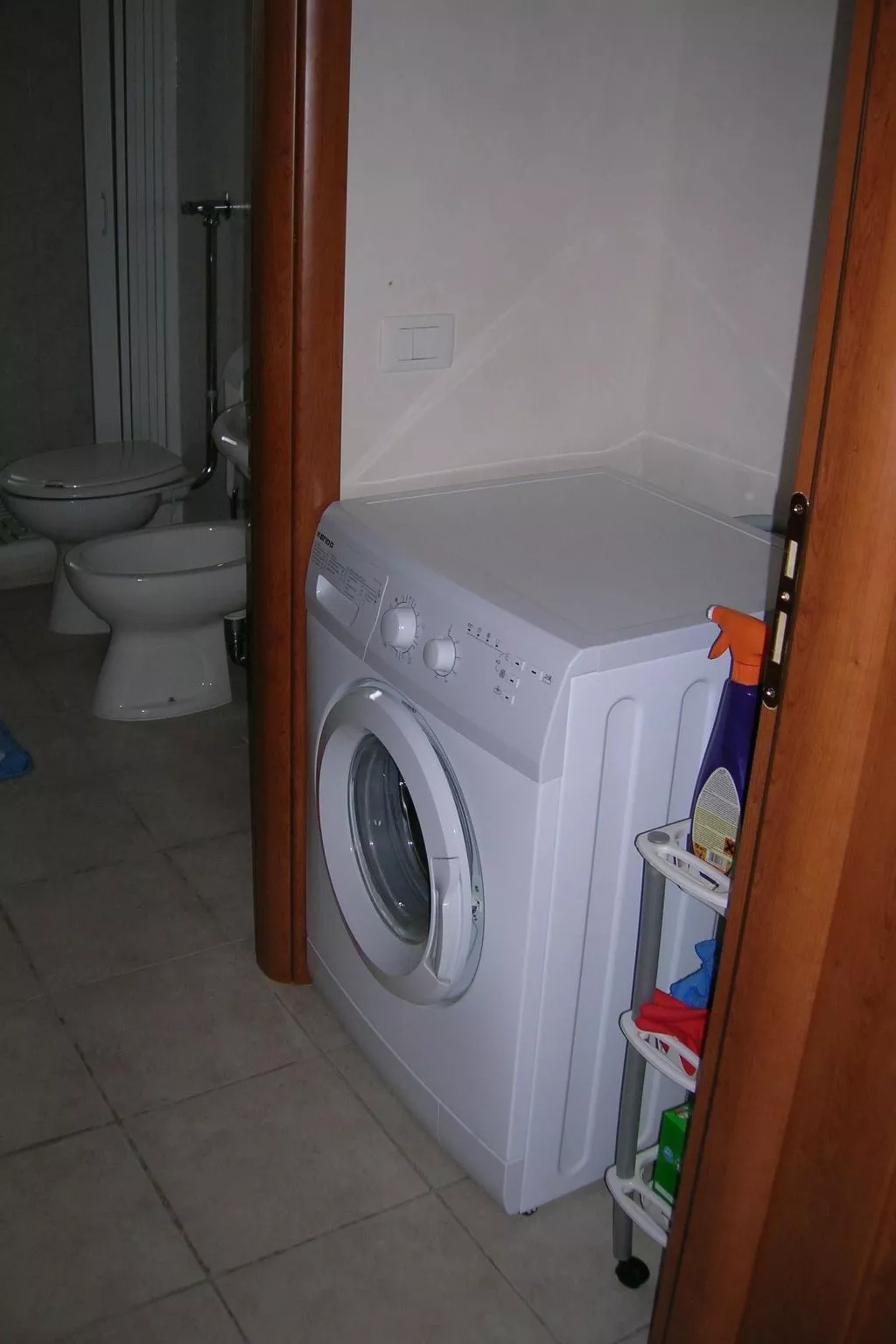 Ebenerdig auch für Rollstuhlfahrer geeignet mit Terrasse und Parkplatz-Image-tags.info