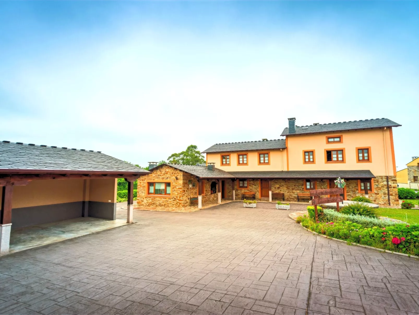 Ländlicher Bauernhof "Apartamentos Navalin"