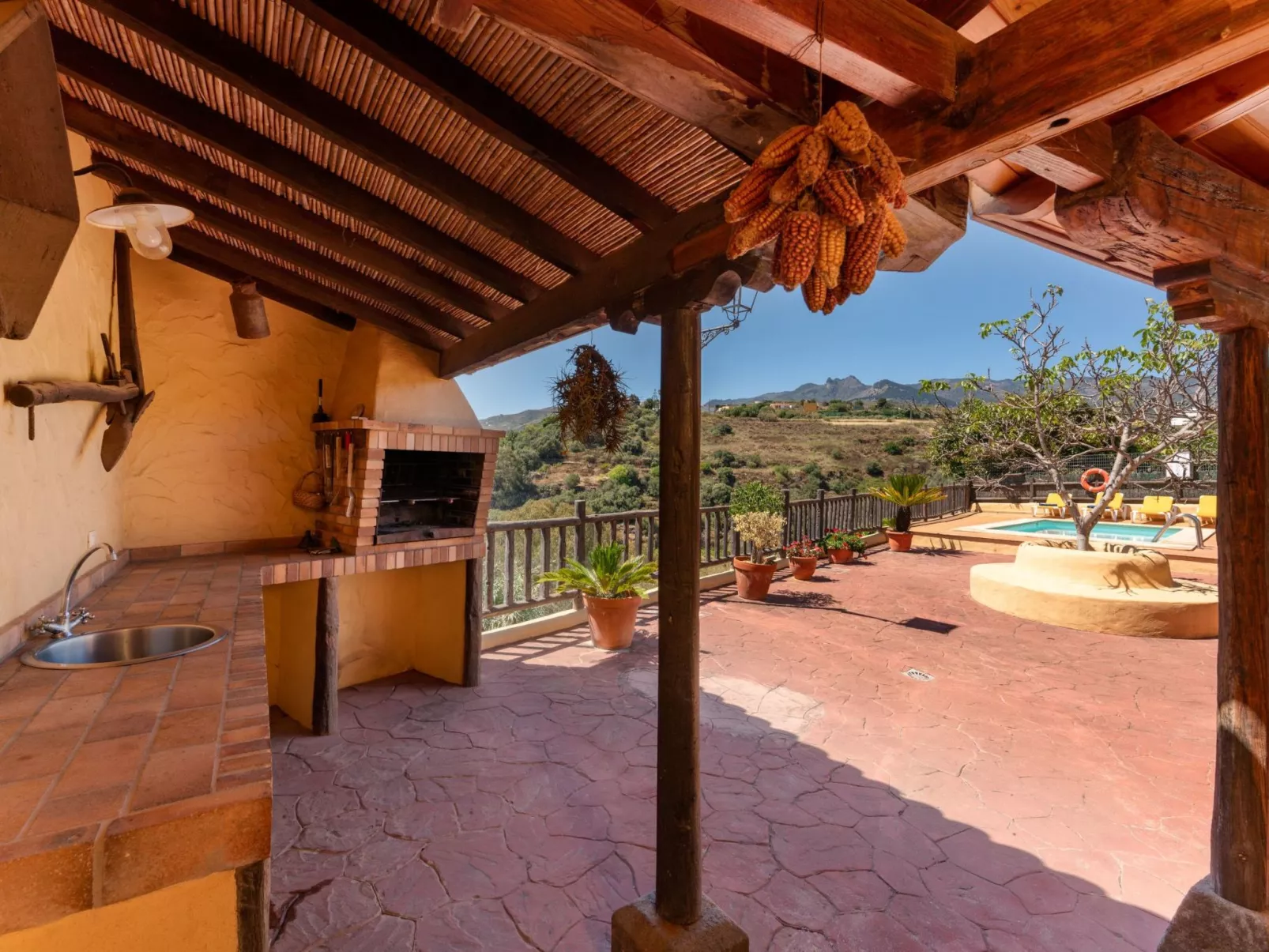 Kanarische Finca mit Pool und herrlicher Aussicht-Buiten