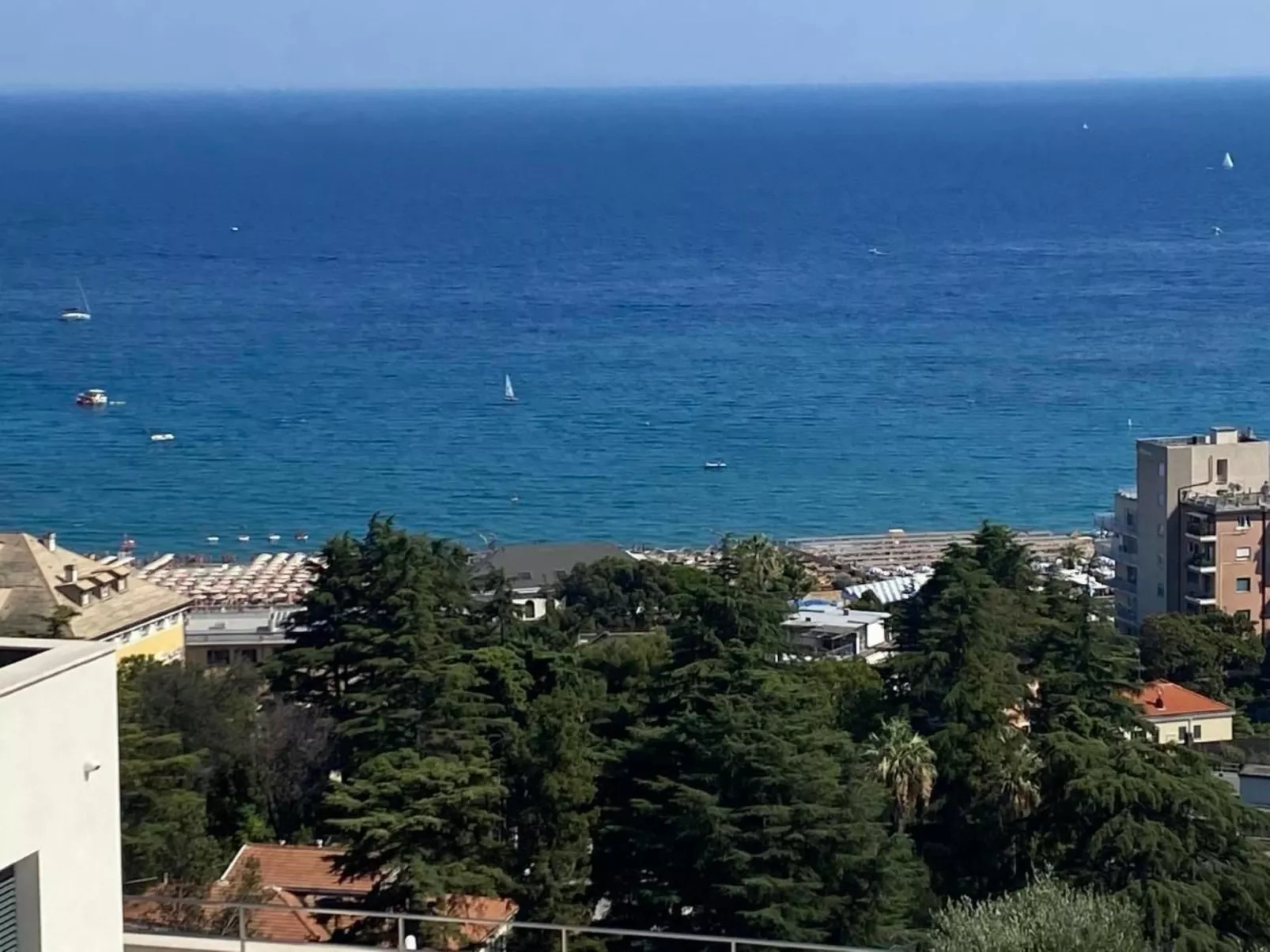 Wohnung mit Meerblick-Buiten