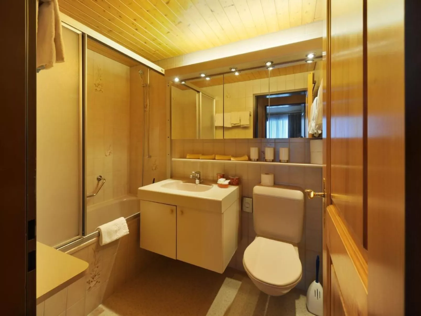 Hellerbächli APP 4 Bett Wohnung-Binnen