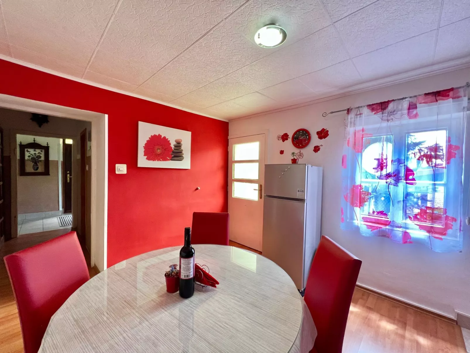 Mit eigenem Garten und Grill-Binnen