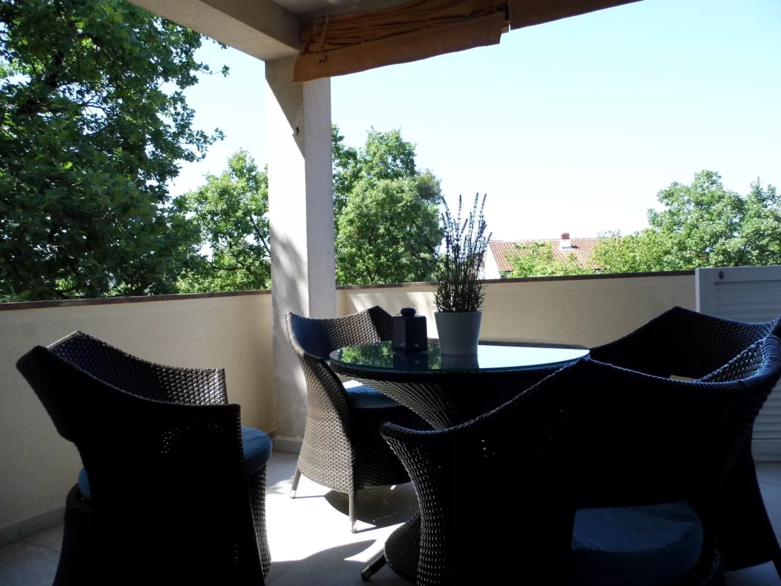 Gemütliche und moderne Wohnung in der Nähe von Meer und Zentrum-Buiten