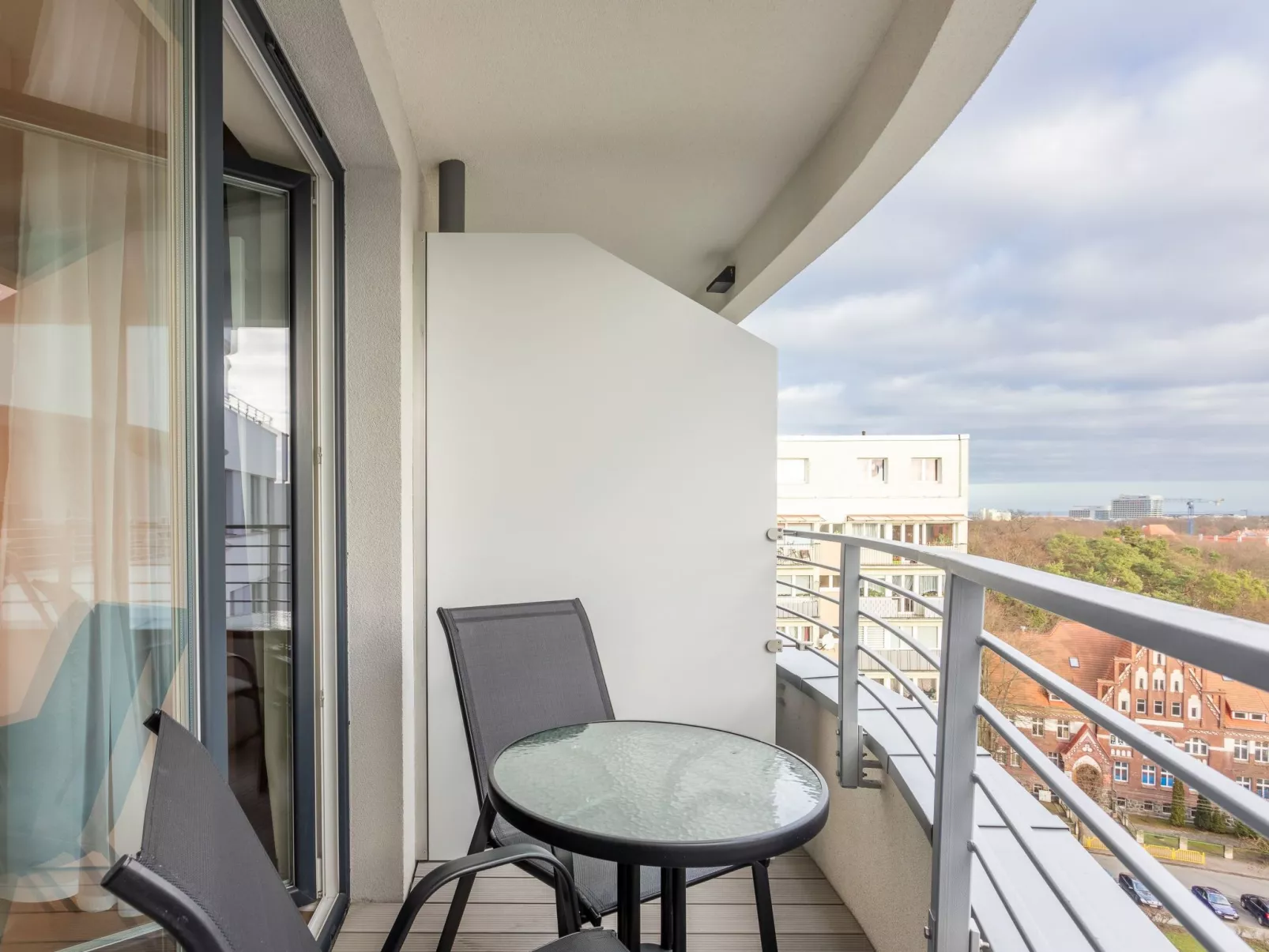 Stilvoll eingerichtete Ferienwohnung am Meer-Image-tags.info