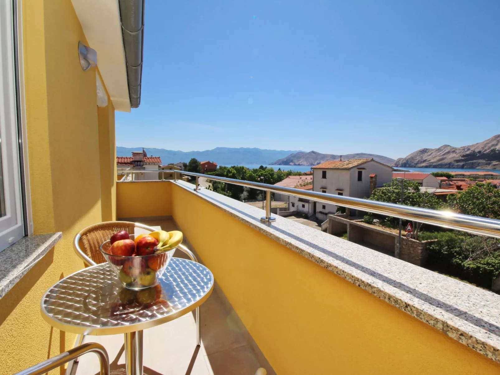 In Baška mit Eigenem Balkon-Binnen