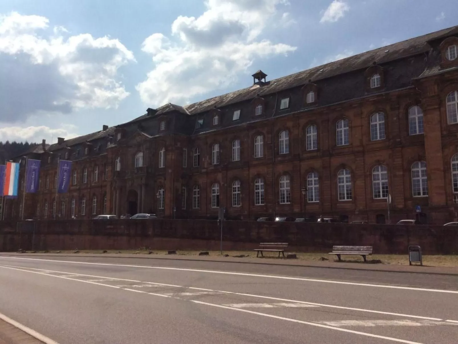 Einzigartige Lage direkt Mosel und Radweg.-Buiten