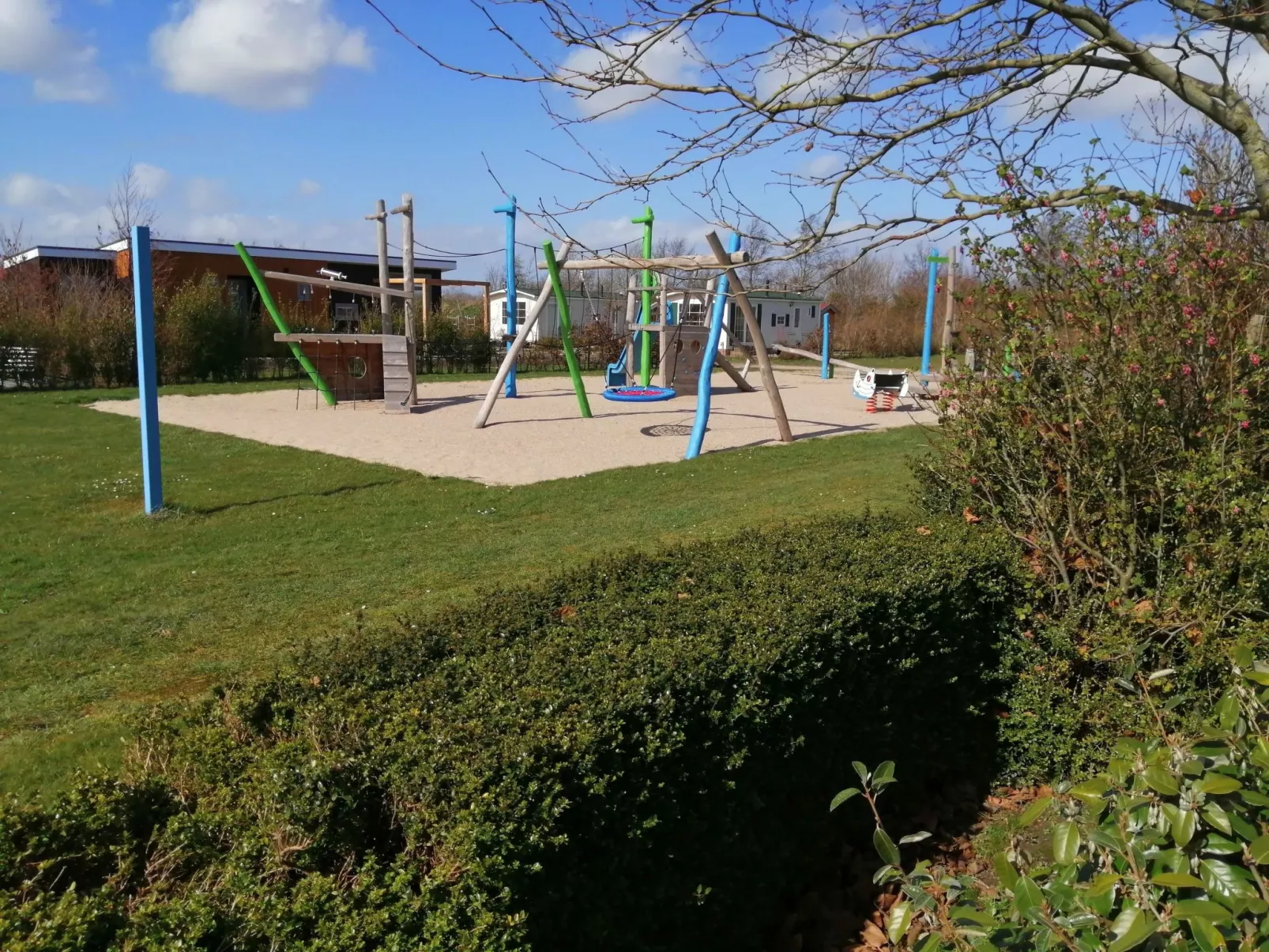 Gemütliches Chalet mit Terrasse-Binnen