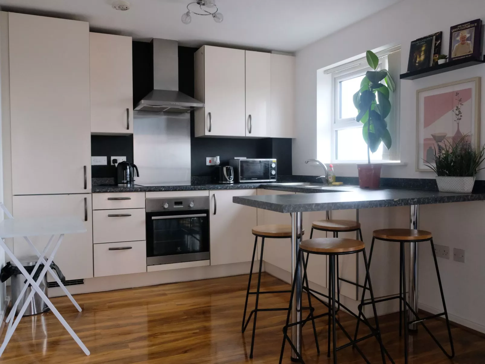 1-Schlafzimmer-Wohnung, 3 Gäste mit Parkplatz und Wi-Fi-Image-tags.info