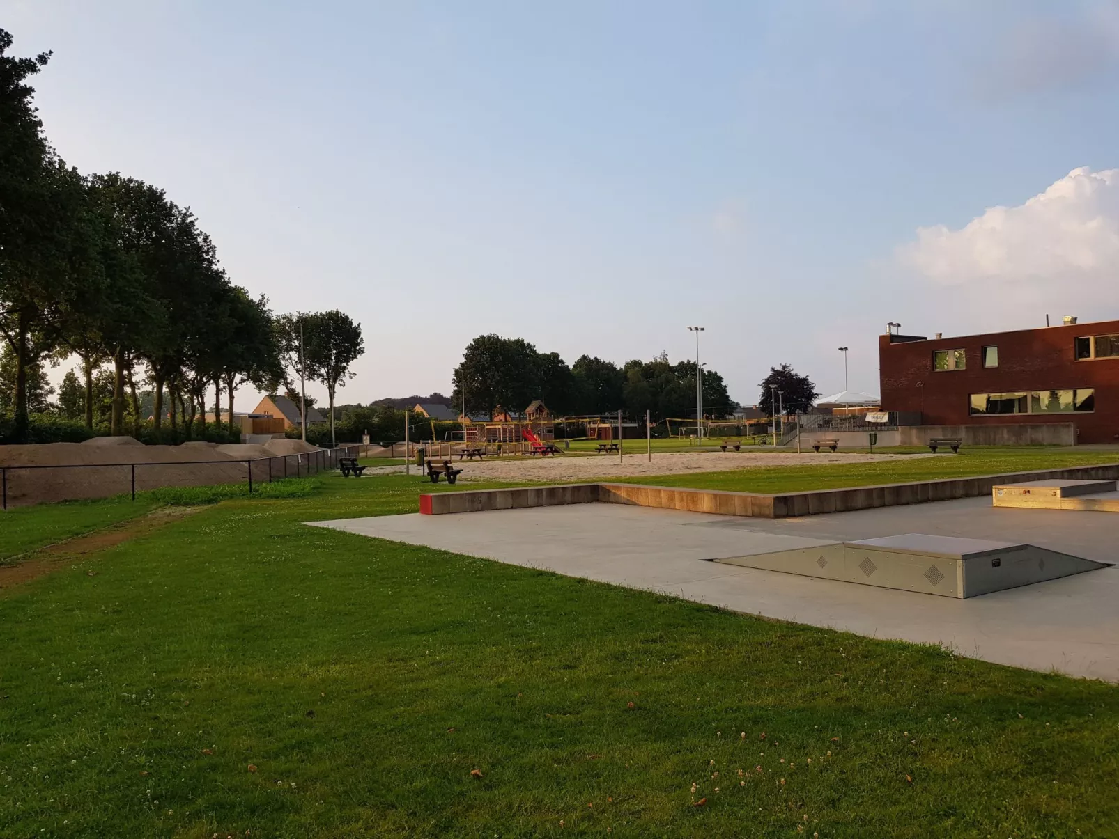 Gemütliches Haus mit eingezäuntem Garten-Buiten