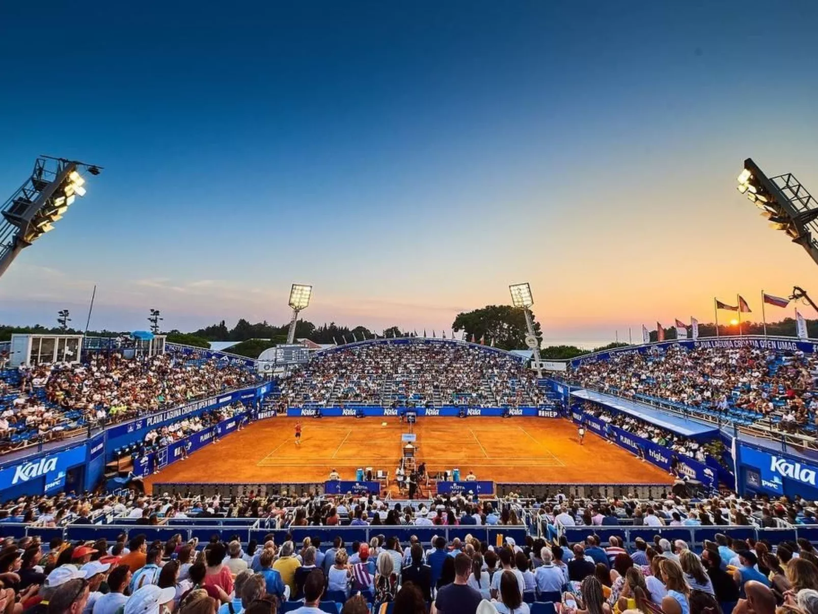 Mit Garten, Grill und Terrasse-Buiten