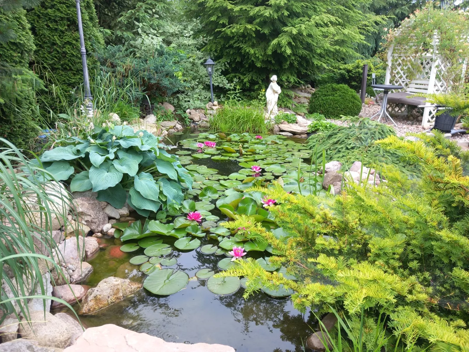 Magnolienhaus mit Sauna und Jacuzzi-Buiten