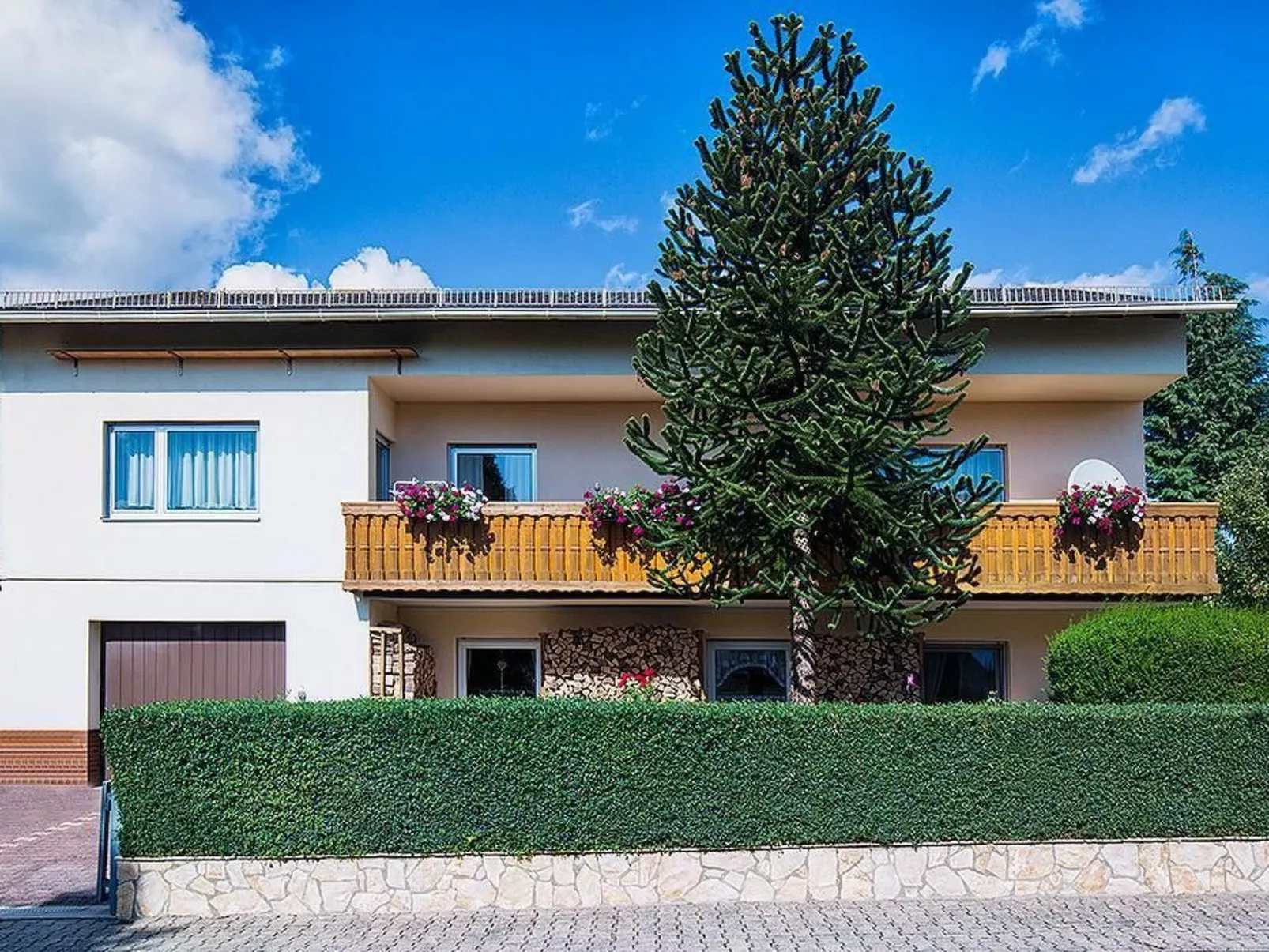 Zum Mensfelder Kopf-Buiten